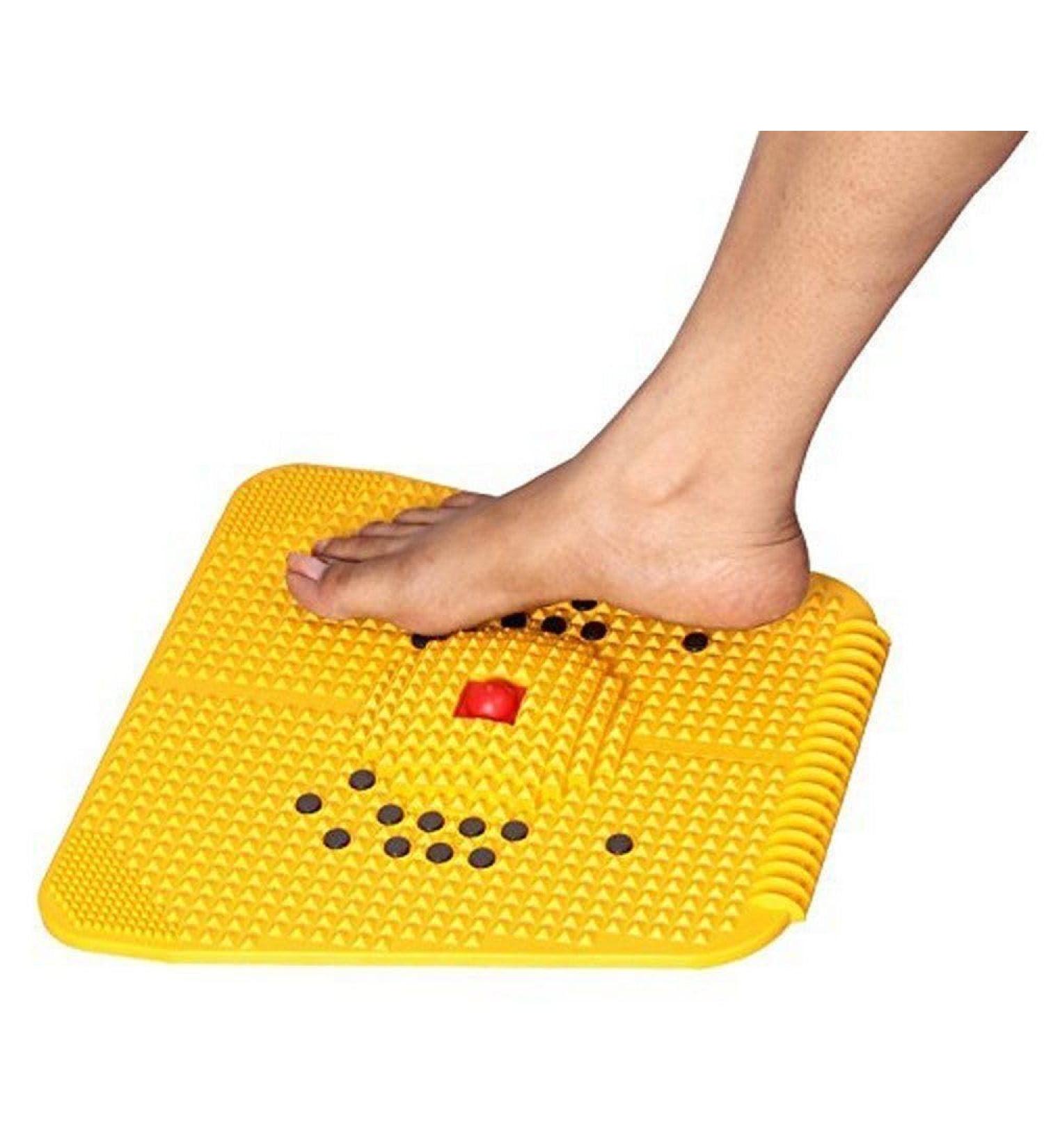 RSGM Magnet Acupressure -2000 Mat for Knee Pain Healing Pain and Leg Muscles (30cm x 30cm Yellow)