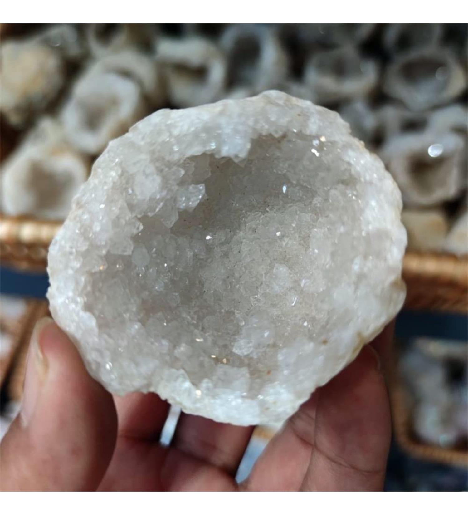 Natural Crystal Natural Agate Geode Raw Stone Crystal Hole Specimen Contains Clean Crystal Clusters Beautiful Stones ningxiao 1PC - Buy Online on GoSupps.com