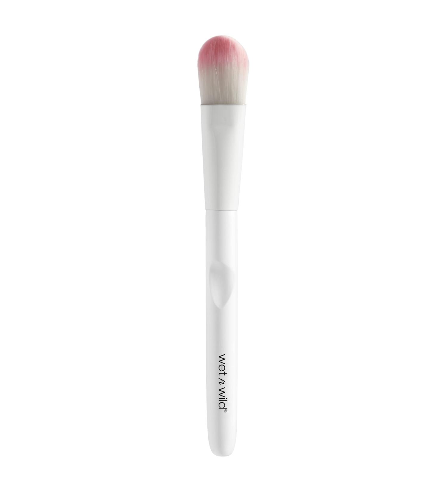 wet n wild Foundation Brush - Plush Fibers, Ergonomic Handle - For Mineral & Liquid Makeup - Buy Online on GoSupps.com