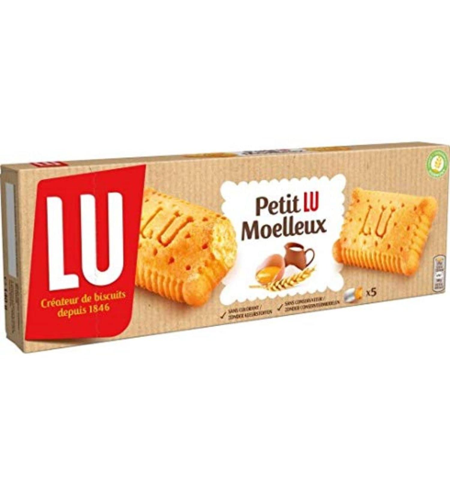 LU Small Fluffy Chocolate Cakes