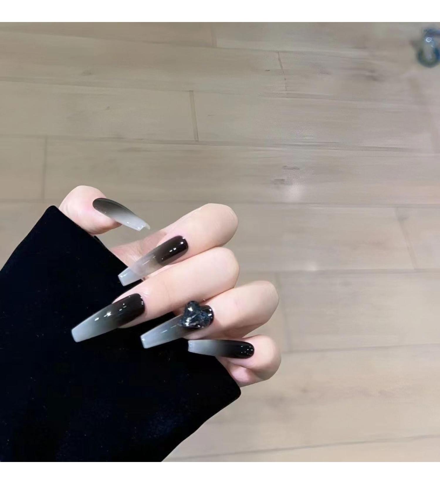 Temperament enhancement manicure dark wind cheek black gradient manicure finished product photo wearing detachable nail patch.(S)
