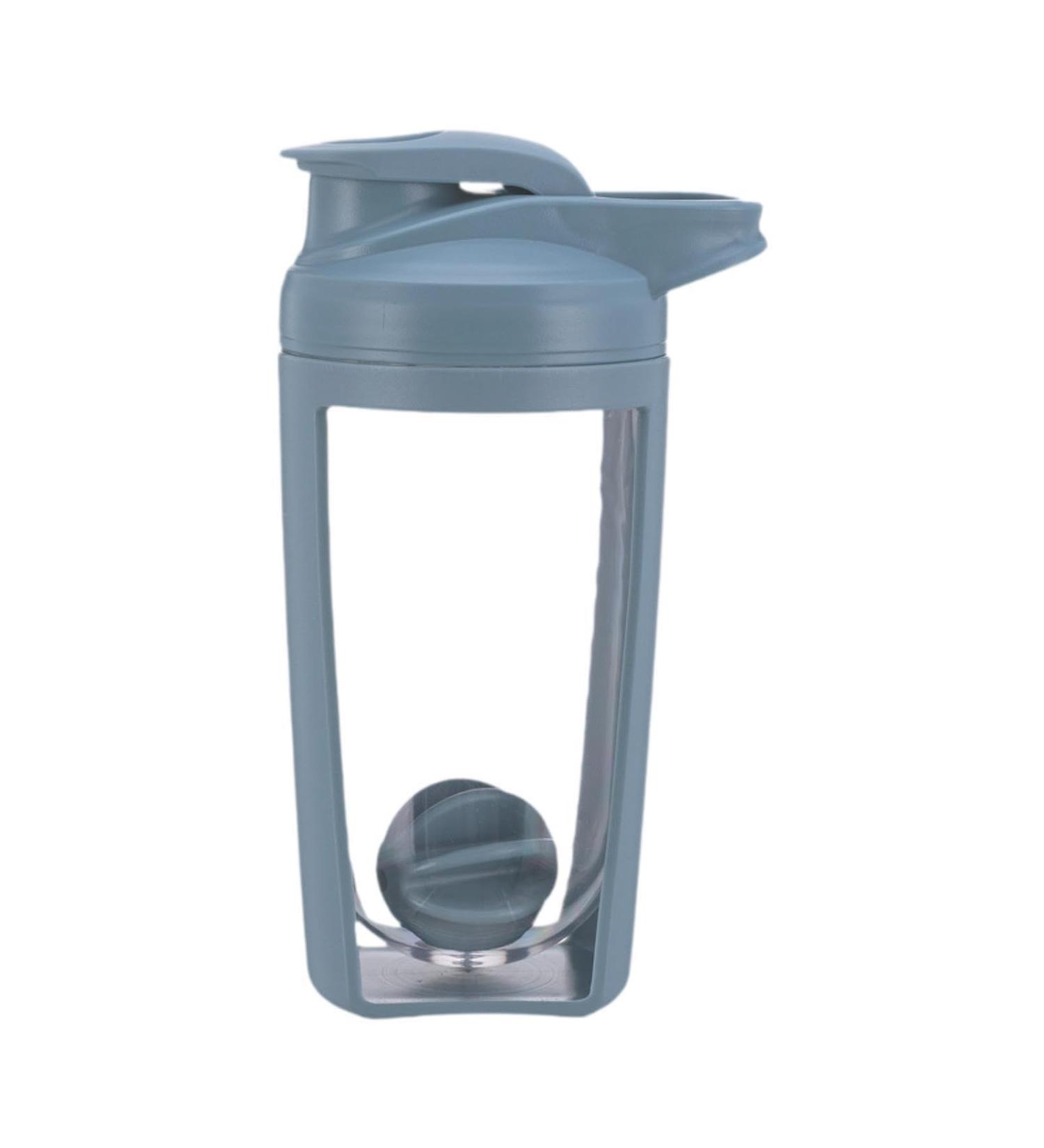 Gobelet m langeur grande capacit pour le fitness et les activit s de plein air. La bille de m lange int gr e emp che le lait former des grumeaux. Gobelet shaker anti-fuites pour - Buy Online on GoSupps.com
