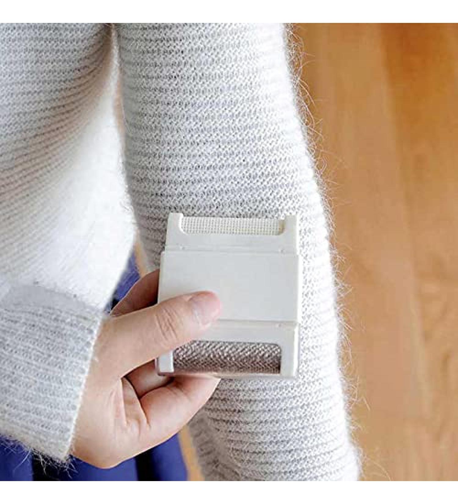 Shop Story Rapscol White: Manual Lint Remover for Clothes & Wool | Compact & Effective Fluff Shaver International Shipping Available - Buy Online on GoSupps.com
