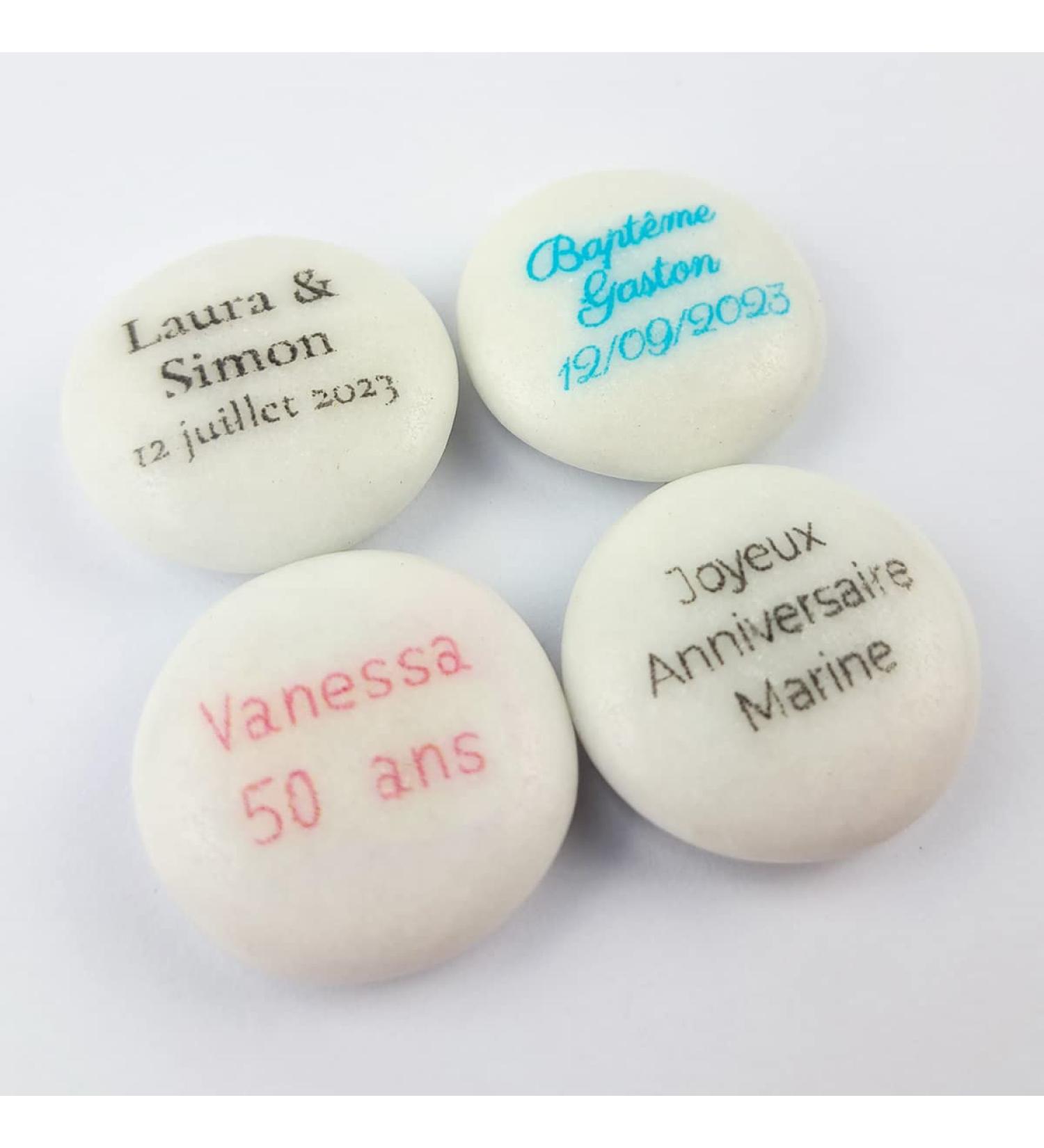 Round chocolate puck sugared almonds personalised with your text 400 g – Approx. 140 sugared almonds 71% cocoa – Handmade in France
