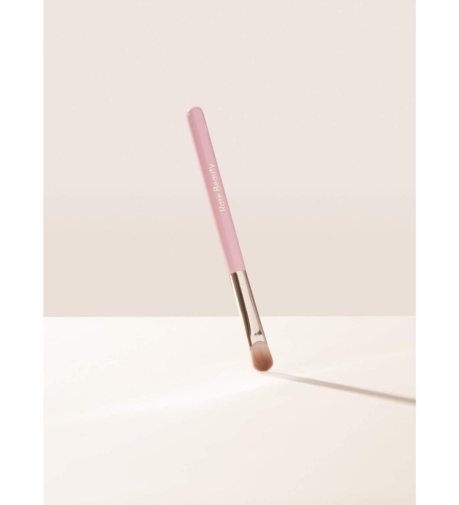 Rare Beauty Liquid Touch Brush (All-Over Eyeshadow)