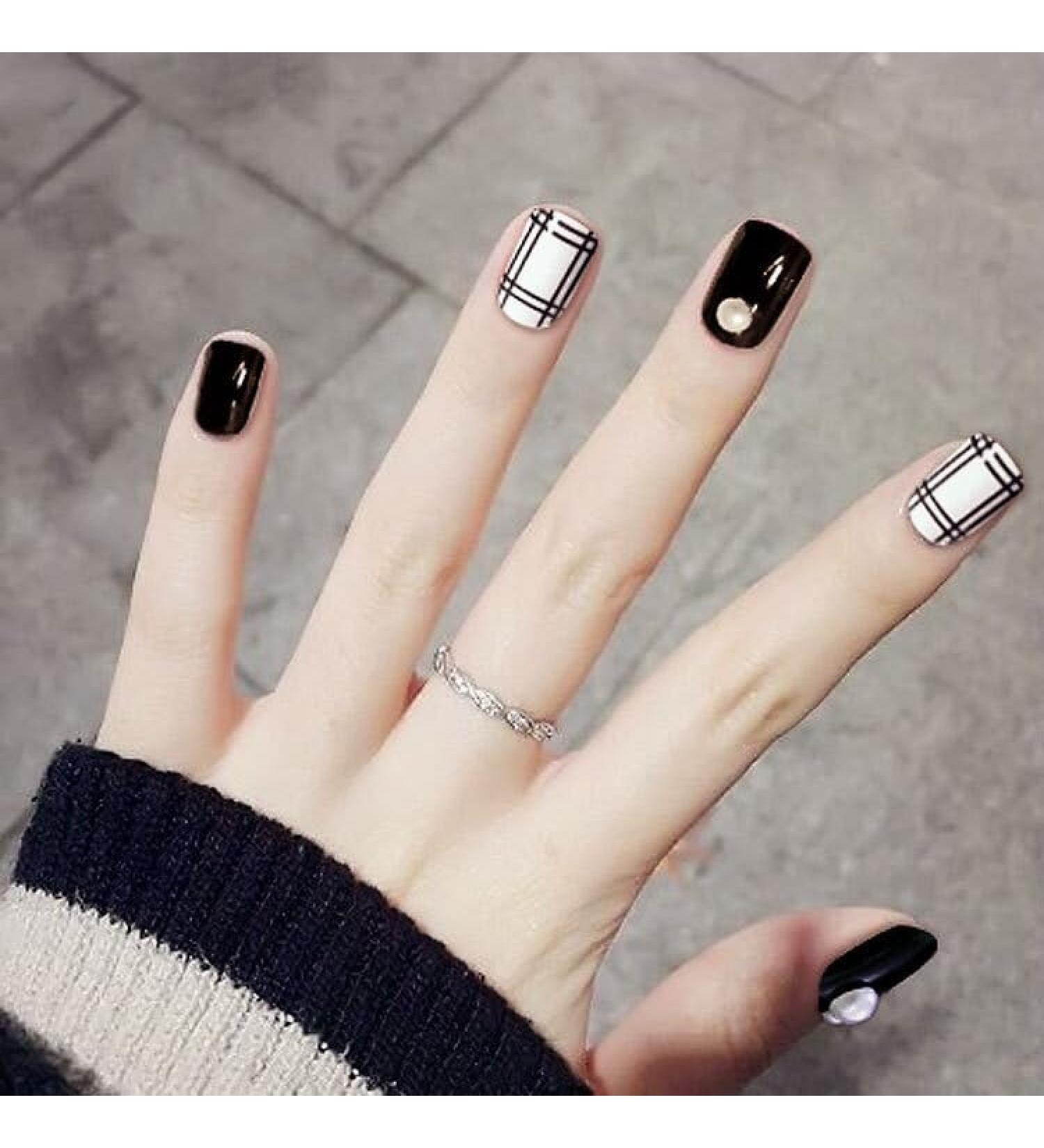 24Pcs/Set Press On Nails Black Withe With Pearl False Nails Acrylic Fake Nails Full Cover Nails Tips Artificial Finger Manicure Press on nails for Women and Girls - Buy Online on GoSupps.com