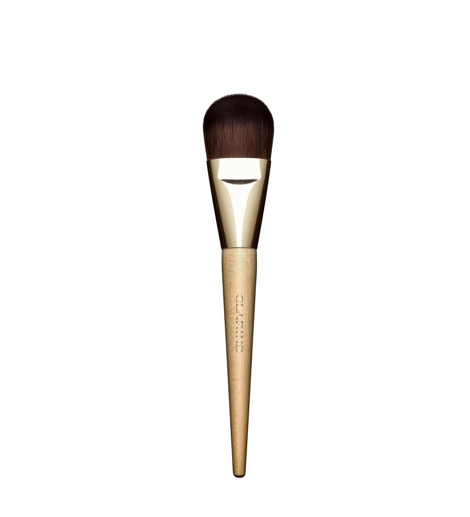 Clarins Flat Foundation Brush | Quick Even Application Of Cream and Liquid Formulas | Streak-Free Results | Ultra-Soft Synthetic Fiber and Sustainably Sourced Birch Handle