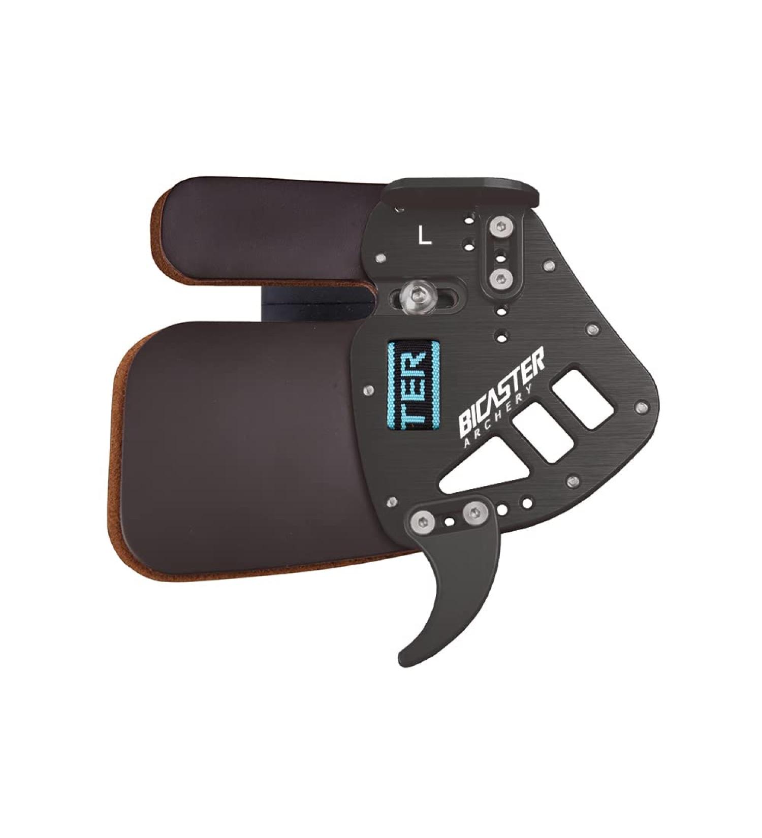 BICASTER ASA Finger Tab Cowhide Face + Aluminum Plate - Small Right Handed - Buy Online on GoSupps.com