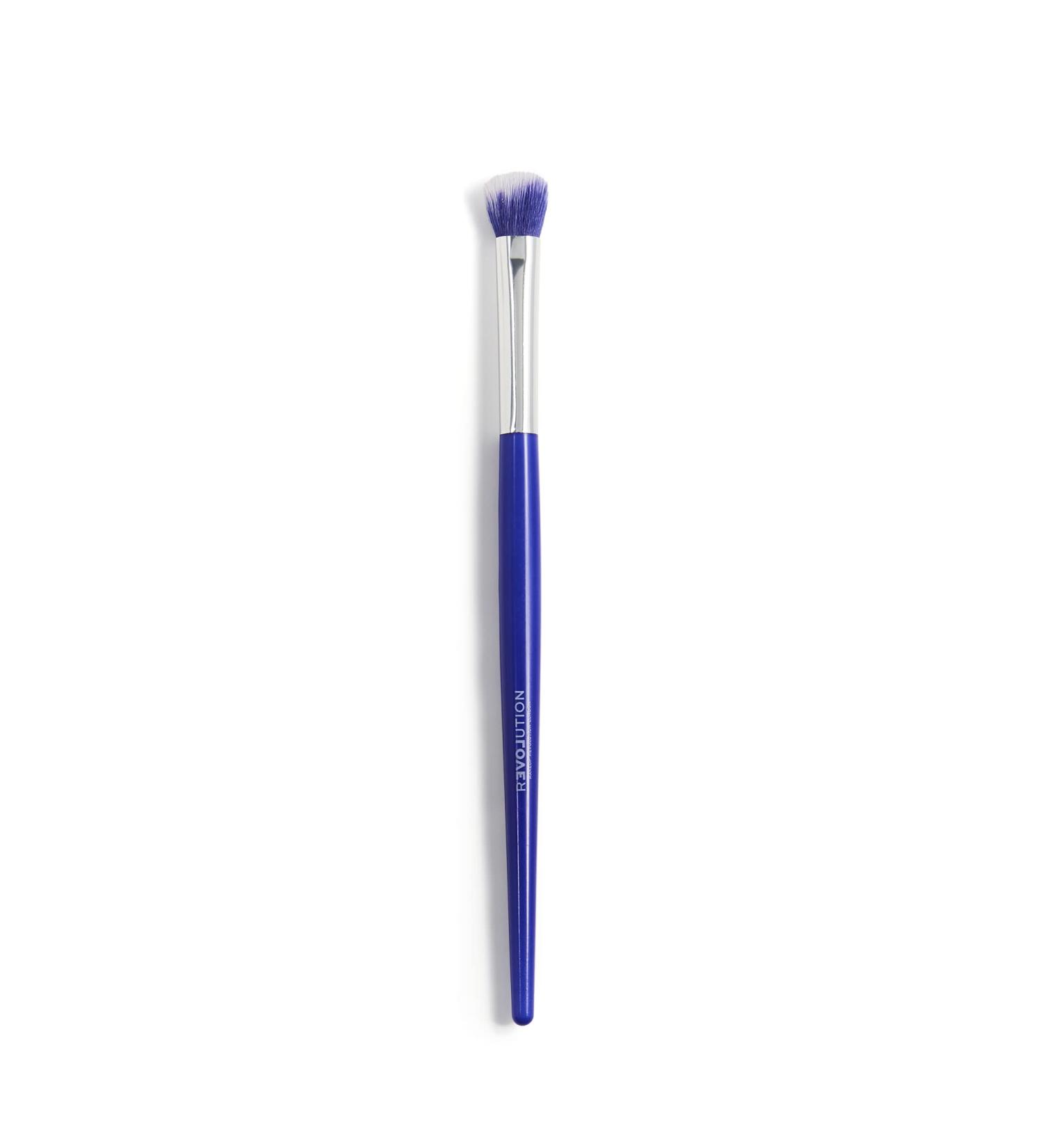 Buy Makeup Revolution Brush Queen Fluffy Blending Brush - Multi-Coloured | International Shipping - Buy Online on GoSupps.com