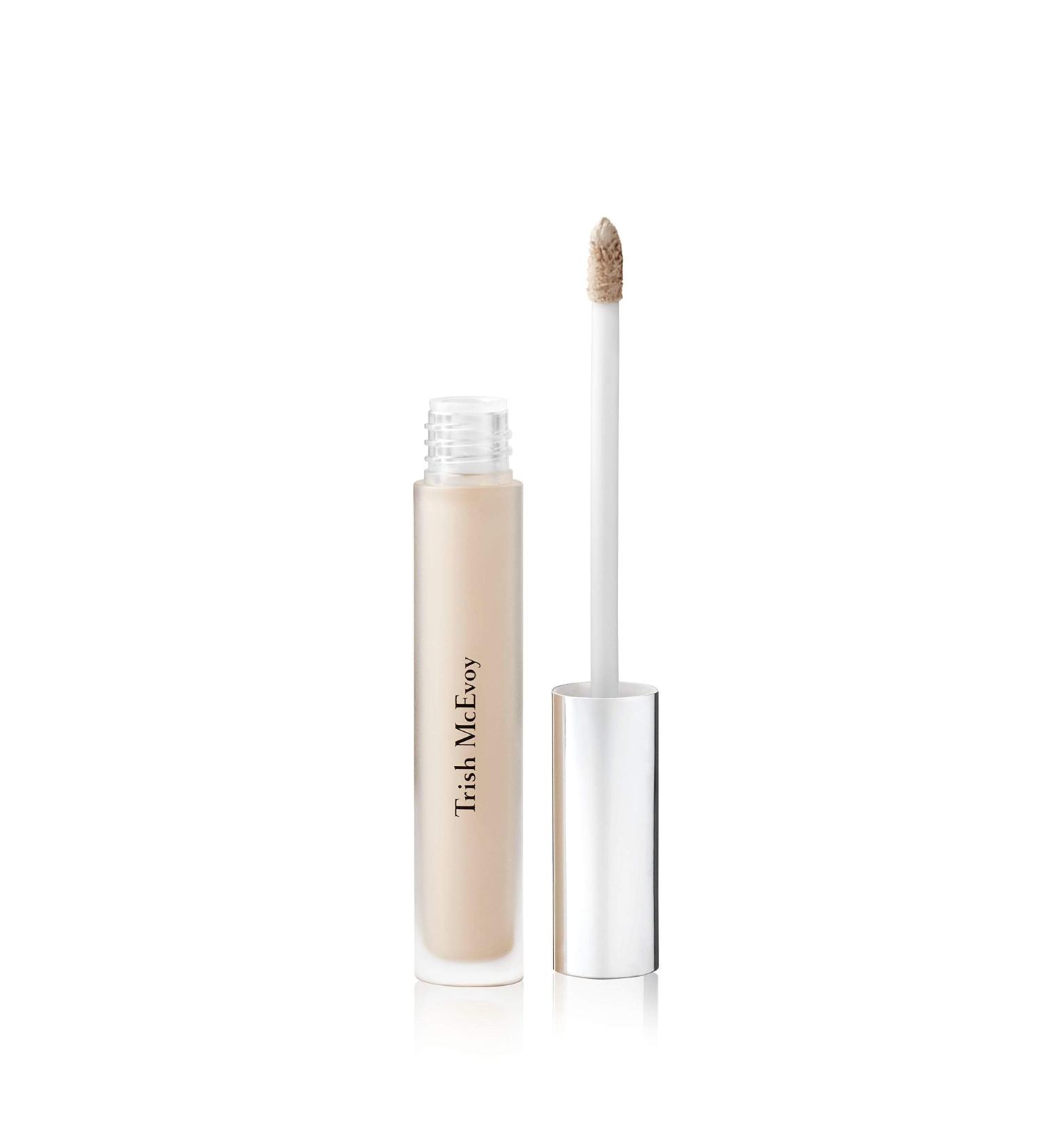 Trish McEvoy Eye Base Essentials - Upper Eye Brightening Eyeshadow Primer in Sand | International Shipping Available - Buy Online on GoSupps.com