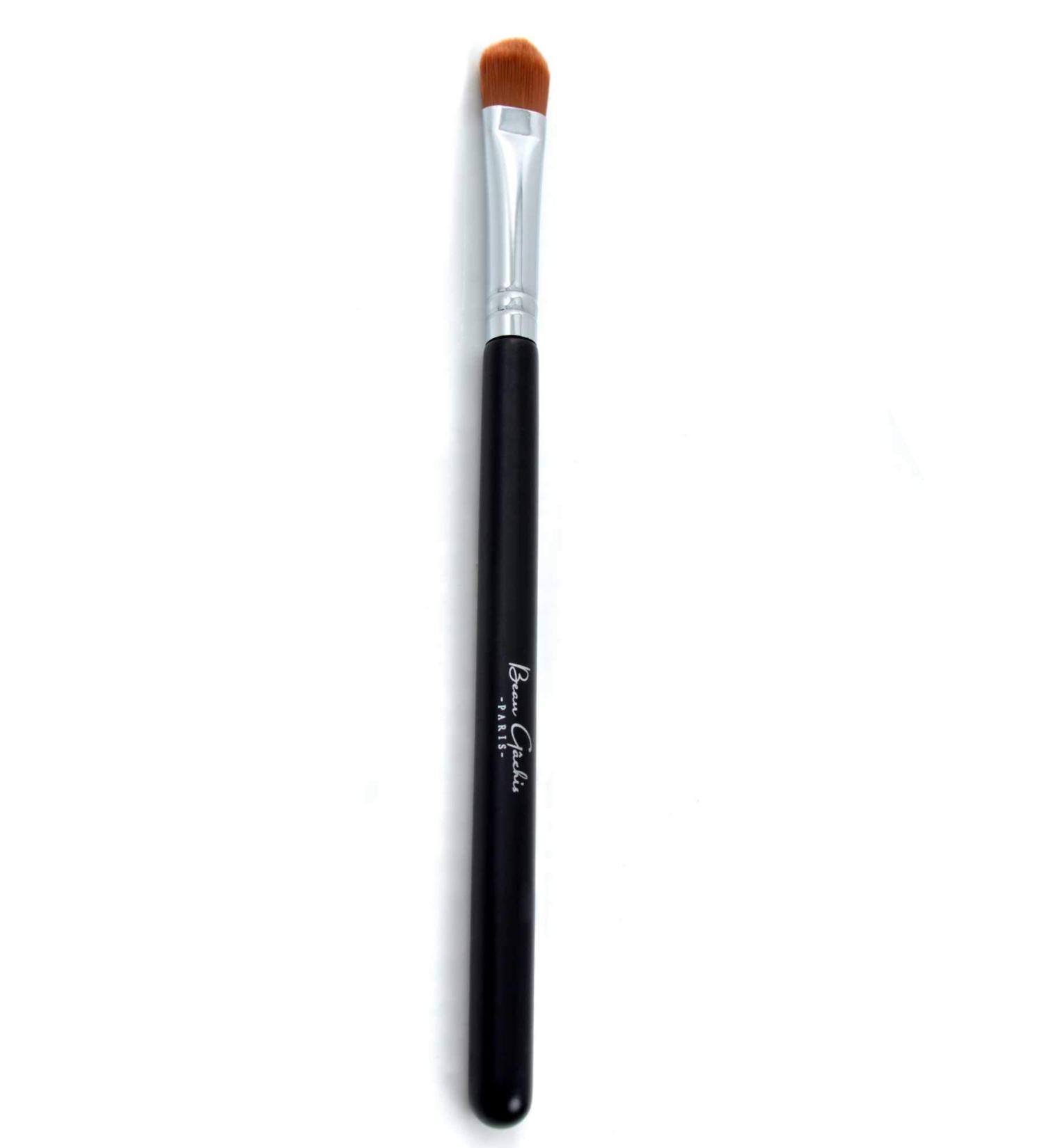 Shop Beau Gachis Cosmetics Concealer Brush - Perfect Blend for Flawless Skin | International Shipping Available - Buy Online on GoSupps.com