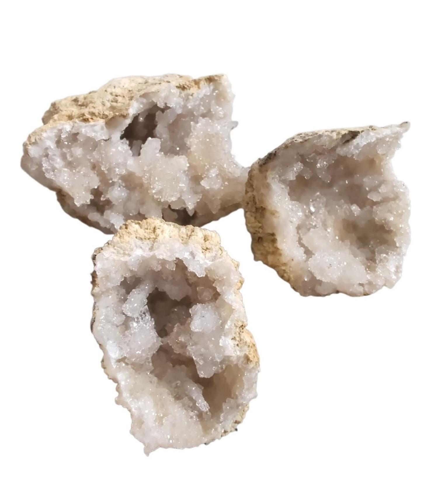 Natural Crystal Rough 1pcs Agate Irregular Geode Agate Crystals Complete Hollow Stone Specimen White Crystal Cavity Fun Cutting Stone Crafts (Color : 4-6cm) - Buy Online on GoSupps.com