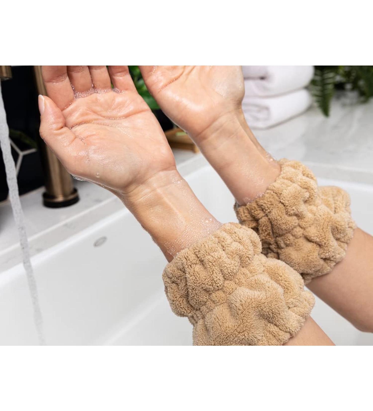 2 Pairs of Face Washing Wristbands & Reusable Makeup Remover Sponge - Absorbent Cuffs for a Mess-Free Clean | International Shipping Available - Buy Online on GoSupps.com