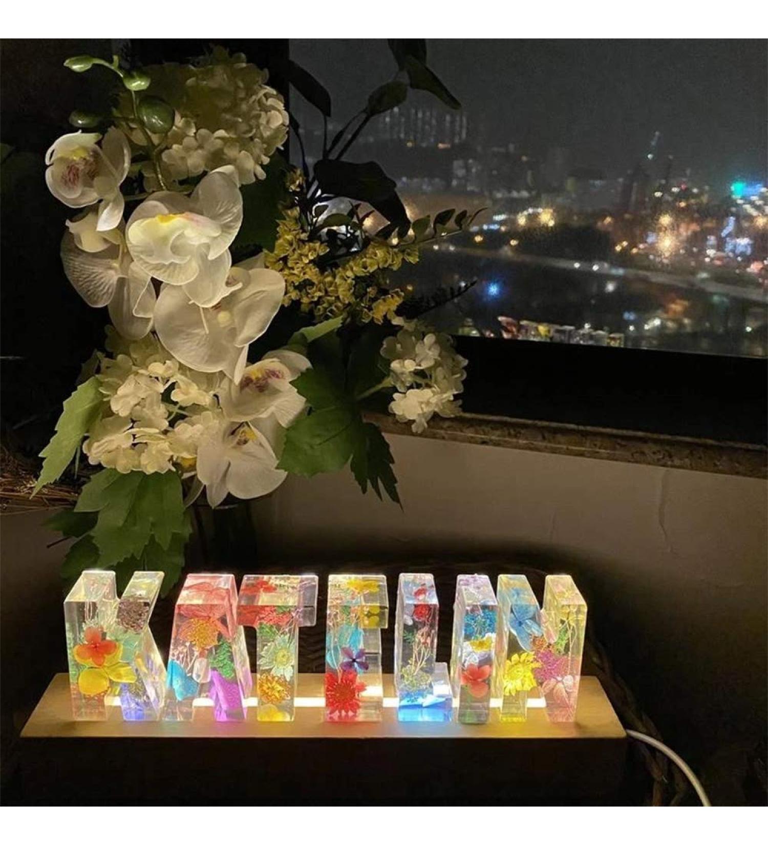 Personalized flower resin letter light diy handmade user -defined name letter lamp home decoration gift for family lovers friends night lamp usb top romantic lighting color 6 letters