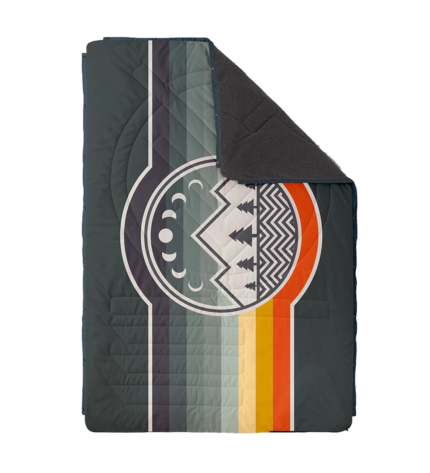 Voited Cloudtouch Camping Blanket - Cag Camp Vibes Green Fork | Indoor/Outdoor Comfort & Versatility - Buy Online on GoSupps.com