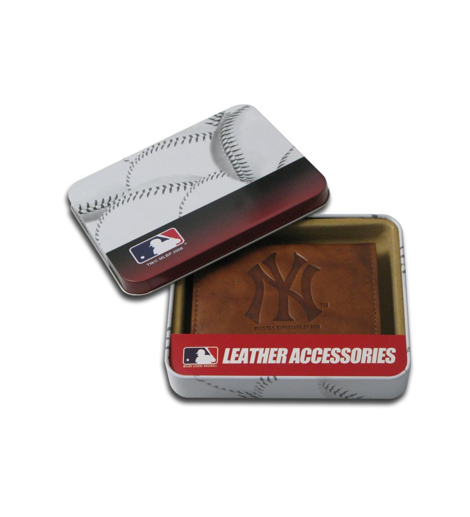 MLB Embossed Trifold Wallet New York Yankees