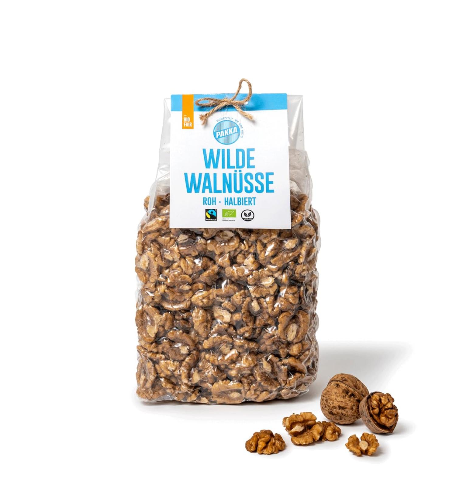 Pakka Bio Fairtrade Walnut Halves 1kg Raw Wild Mountain Walnuts from Uzbekistan | Vegan & ko Sustainably Sourced - Buy Online on GoSupps.com