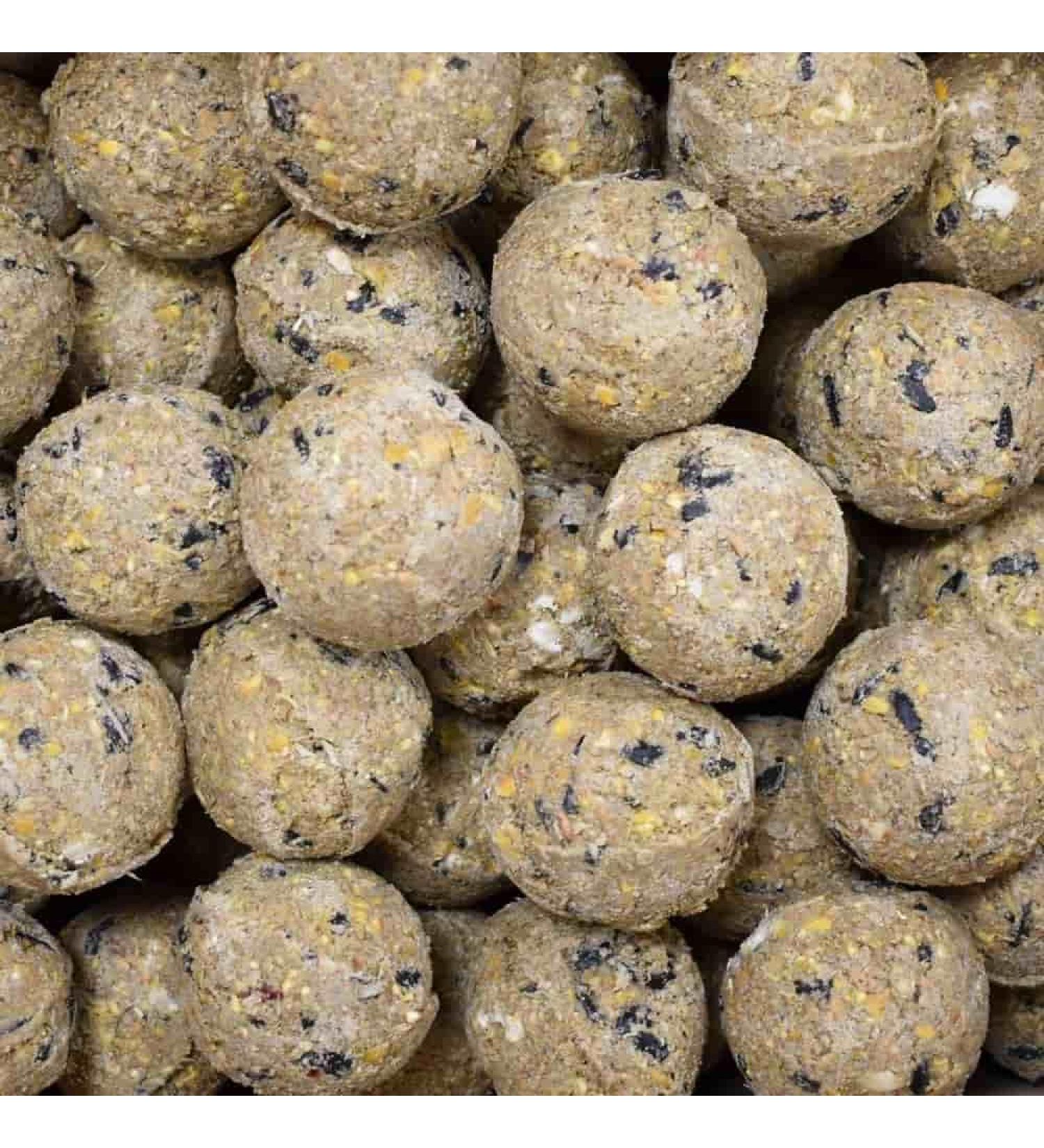 Premium Insect Fat Balls 200 x 90g - No Net - Ideal for Wild Birds | International Shipping Available - Buy Online on GoSupps.com