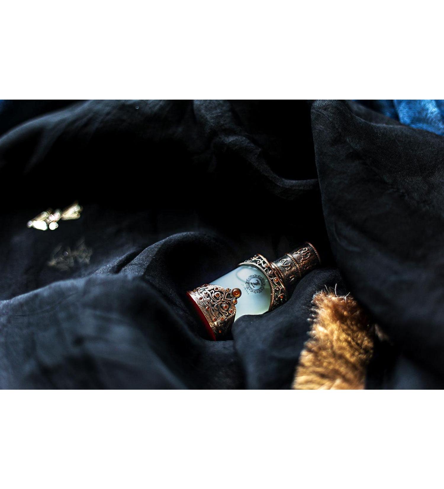 Mitti Attar Long Lasting Fragrance 100% Natural Fragrance Hydro Distilled Paraben-free Sulphate-free Unisex Refreshing Scent of Sandalwood Petrichor - The Scent of Rain - Kannauj (10 ML) - Buy Online on GoSupps.com