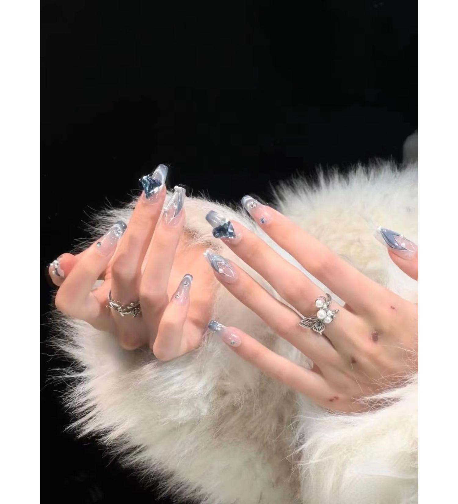 Temperament-enhancing manicure dreamy love sticking diamond three-dimensional trapezoidal explosion flash pure desire wind long hand-worn armor.(XS)