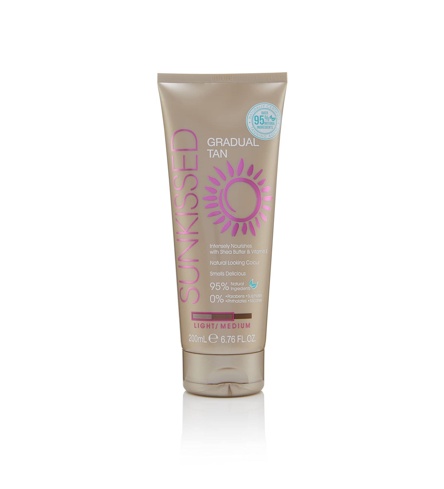 Sunkissed Gradual Tan Light Medium 200ml 95 Percent Natural  (110393335)