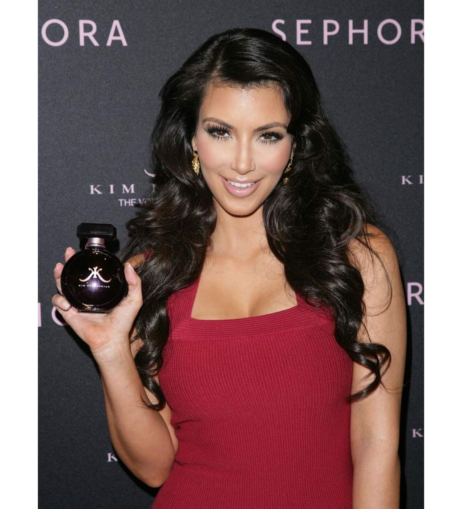 Posterazzi Poster Print Store Appearance for Kim Kardashian Fragrance Launch Sephora South Beach Miami Fl February 4 2010. Photo by Adam OrchonEverett Collection Celebrity (8 x 10)