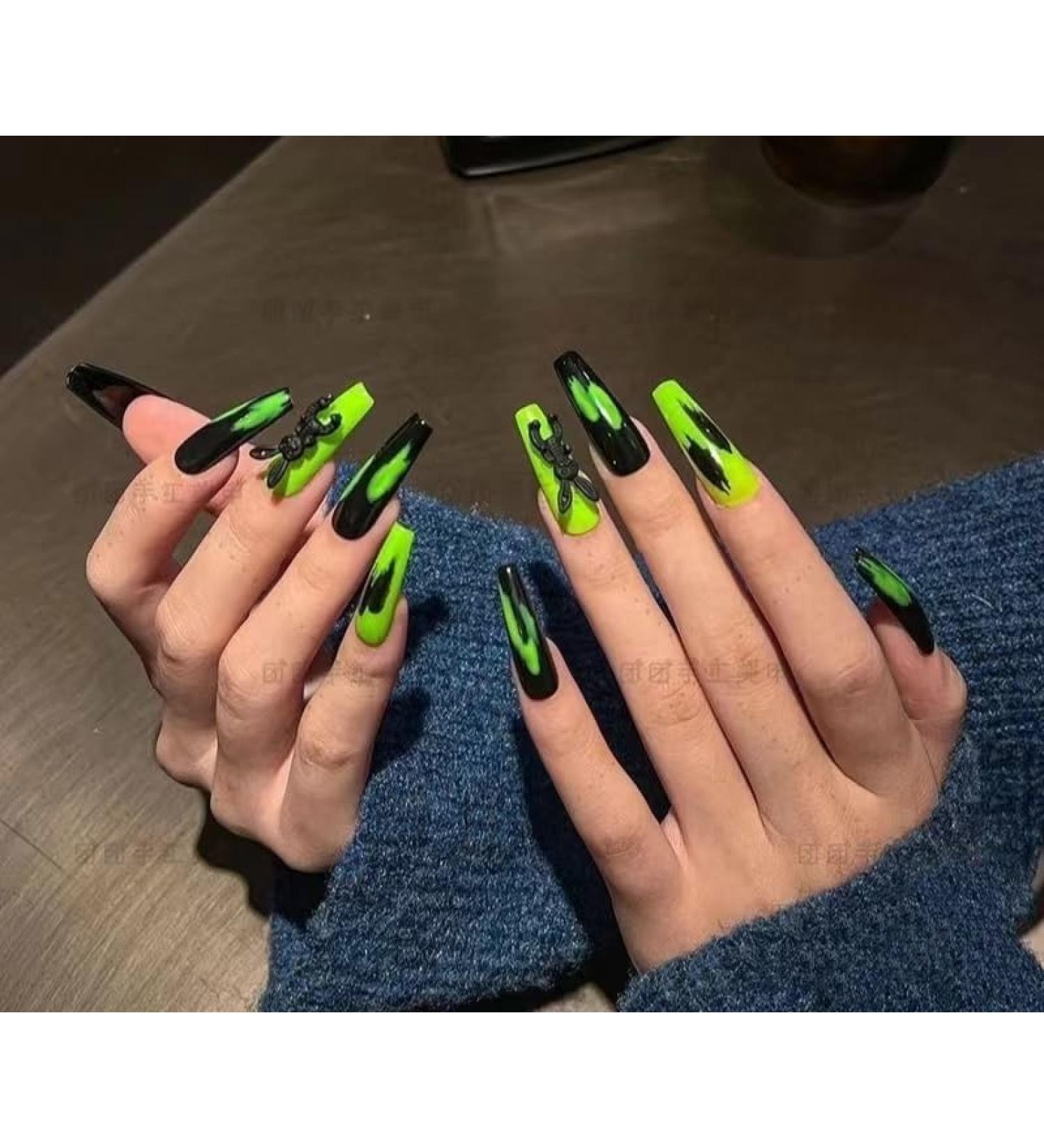 Temperament-enhancing nail art European and American spice girls graffiti green rabbit nail art pure hand-wearable finished product-wearing nail is detachable and white and sweet.(S)