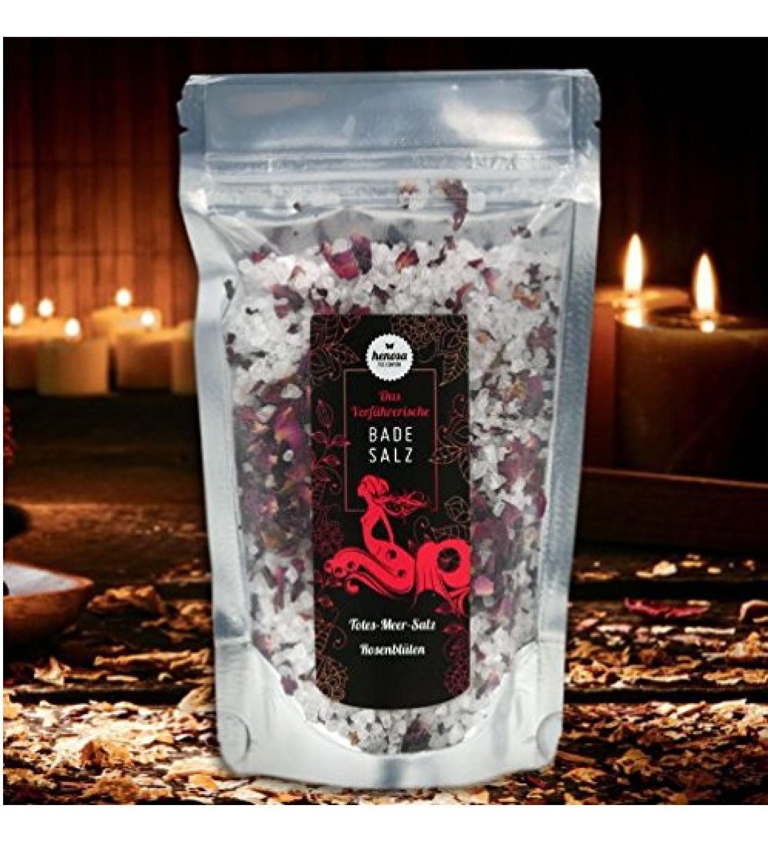 Bathing salt with rose flowers