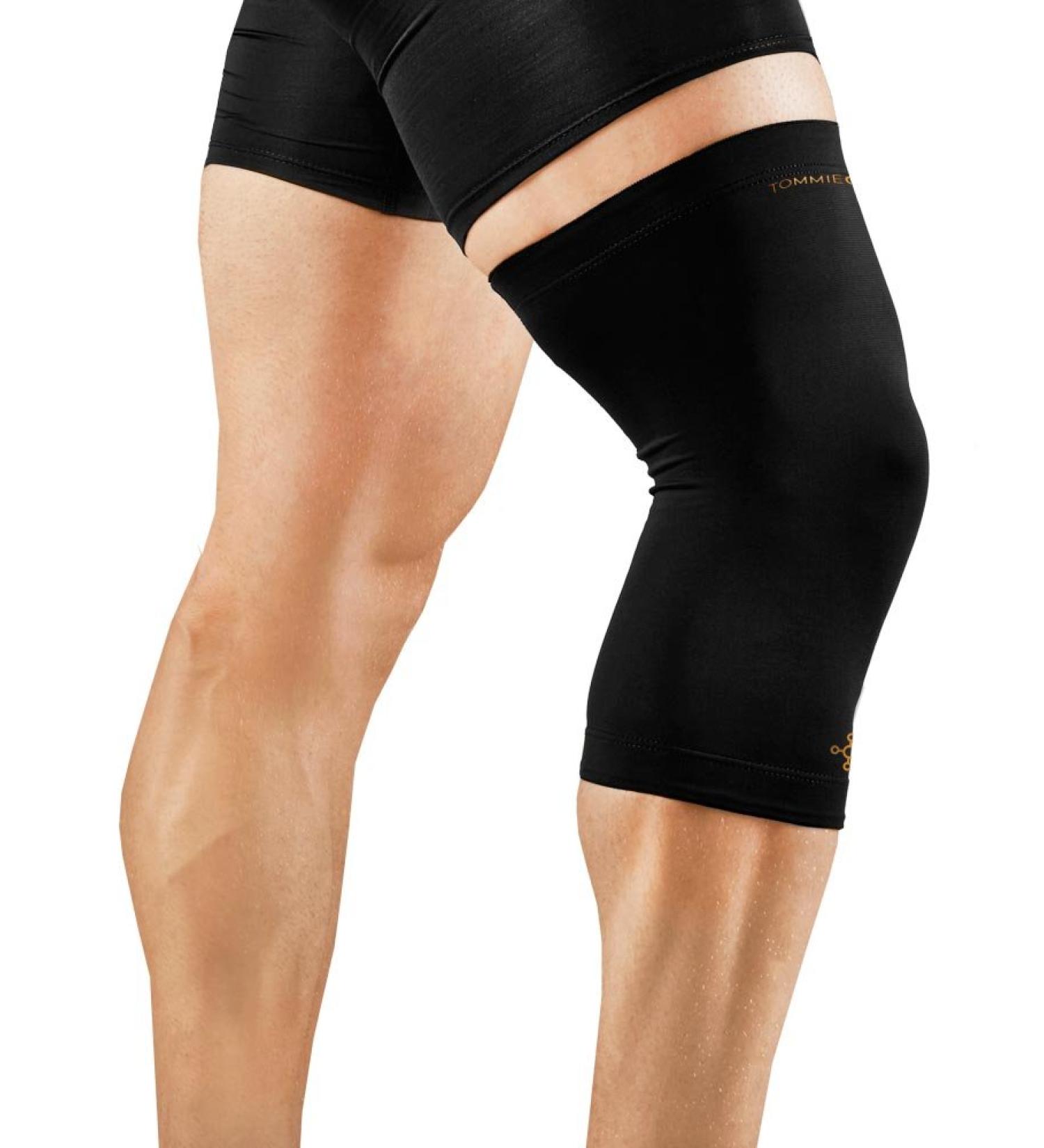 Tommie Copper Men's Recovery Refresh Knee Sleeve Black Medium