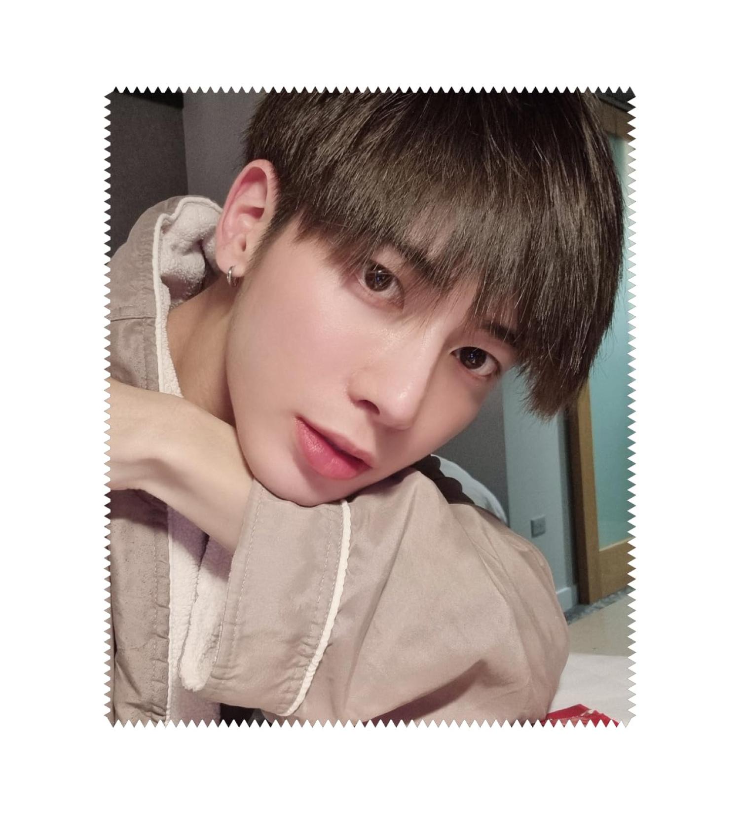 K-Star Glasses Cleaner - TAEHYUN (TXT) - Premium Lens Cleaner for Crystal Clear Vision International Shipping Available - Buy Online on GoSupps.com