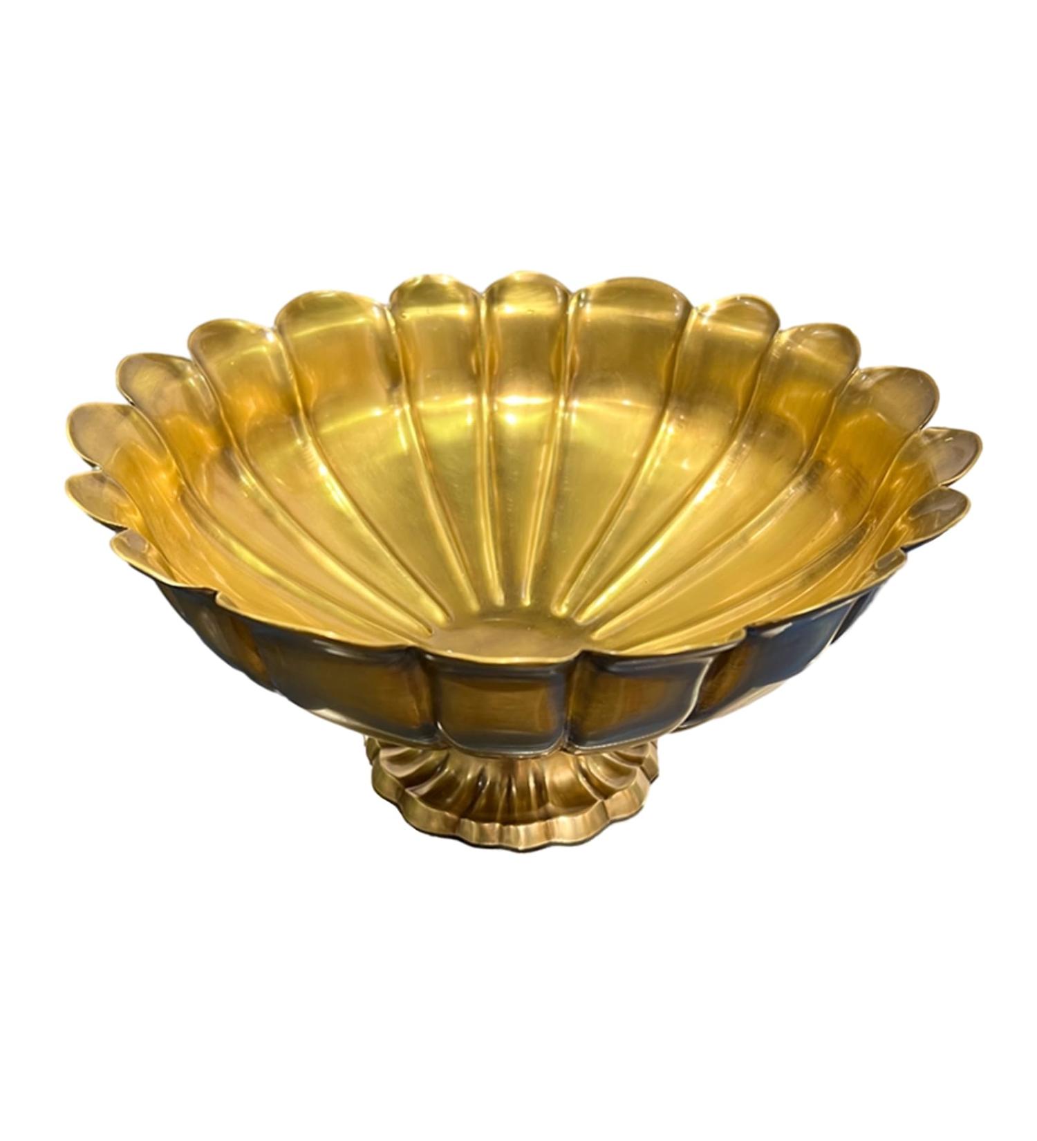 Fruit Bowl Brass Petal Design Metal Fruit Holder Basket Living Room Decoration Retro Ornament Kitchenware Gift 28x28x15cm - Buy Online on GoSupps.com