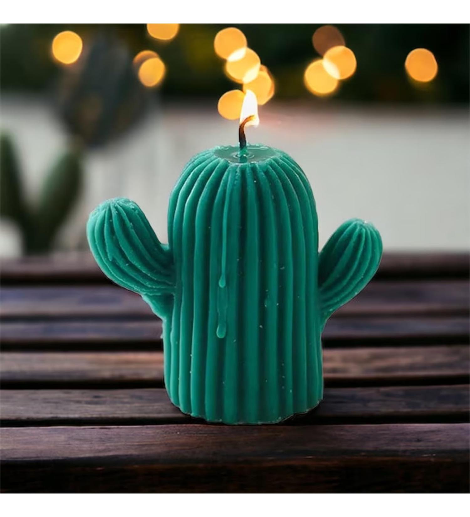 Scented Candles Handmade Cactus Scented Candles Creative Soy Wax Aromatherapy Candle for Home Decoration Ornaments and Unique Wedding Gifts
