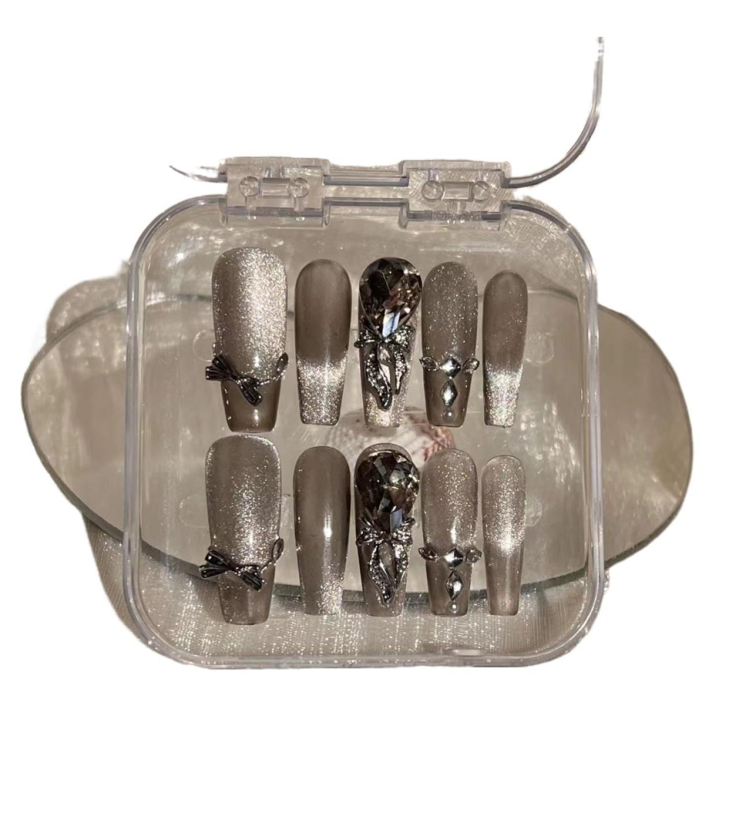 Temperament-enhancing nail art hand-made explosive armor can be disassembled and used repeatedly.(XS)