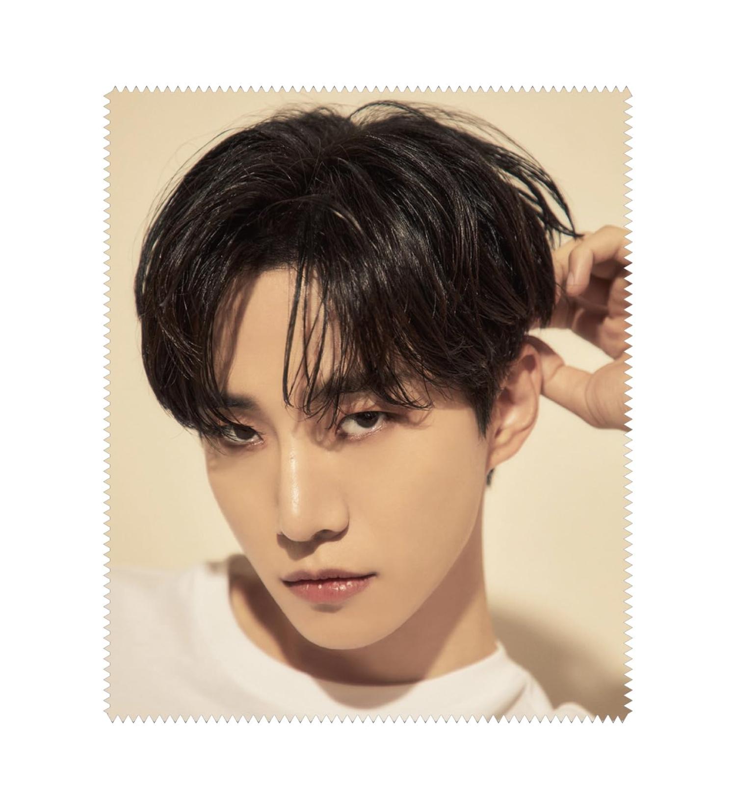 K-Star Glasses Cleaner - Lee Junho (Lee Junho 01) | Premium Lens Cleaner for Crystal Clear Vision - International Shipping Available - Buy Online on GoSupps.com