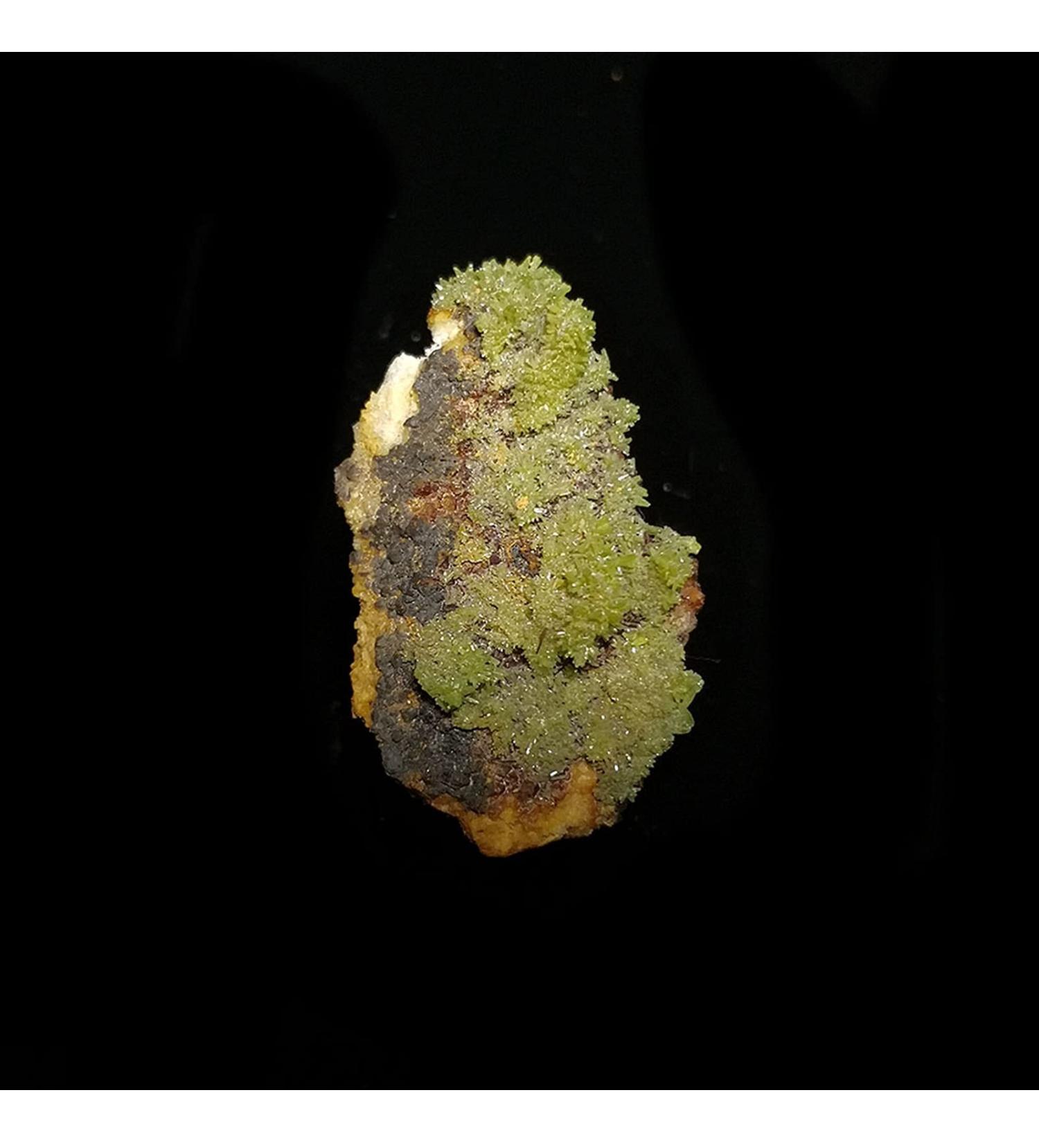 Natural Crystal Rough 9.2g A7-3sun Natural Stone Pyromorphite Crystal Specimen Home Decoration from Guangxi Province China Home Decoration Natural Stones Household yuebang Stone Mineral Specimen