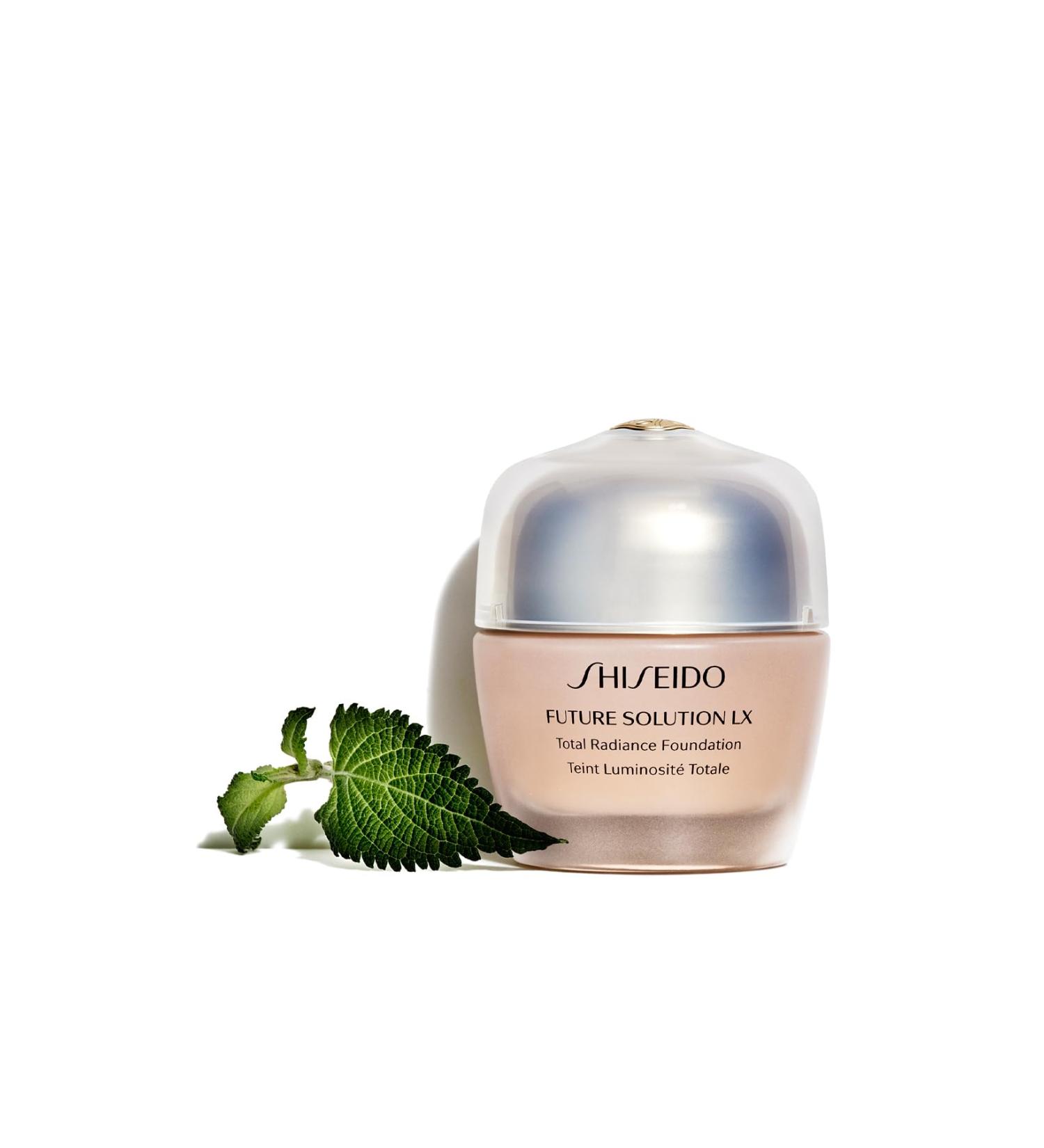 Shiseido Toekomstige oplossing LX Total Radiance Foundation SPF15