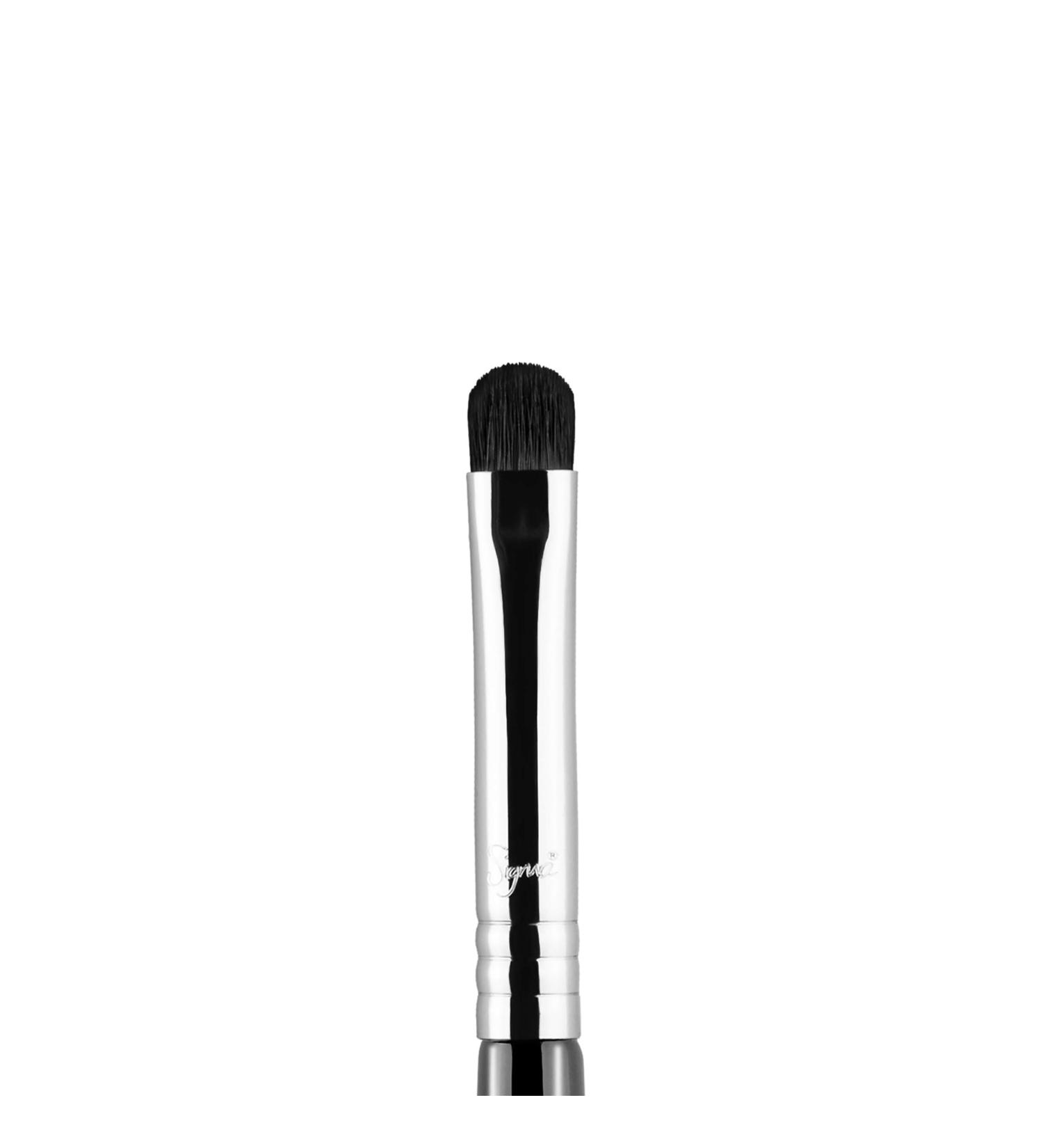 Sigma E21 - Smudge Brush | Precision Eye Makeup Brush for Flawless Blending | International Shipping Available - Buy Online on GoSupps.com