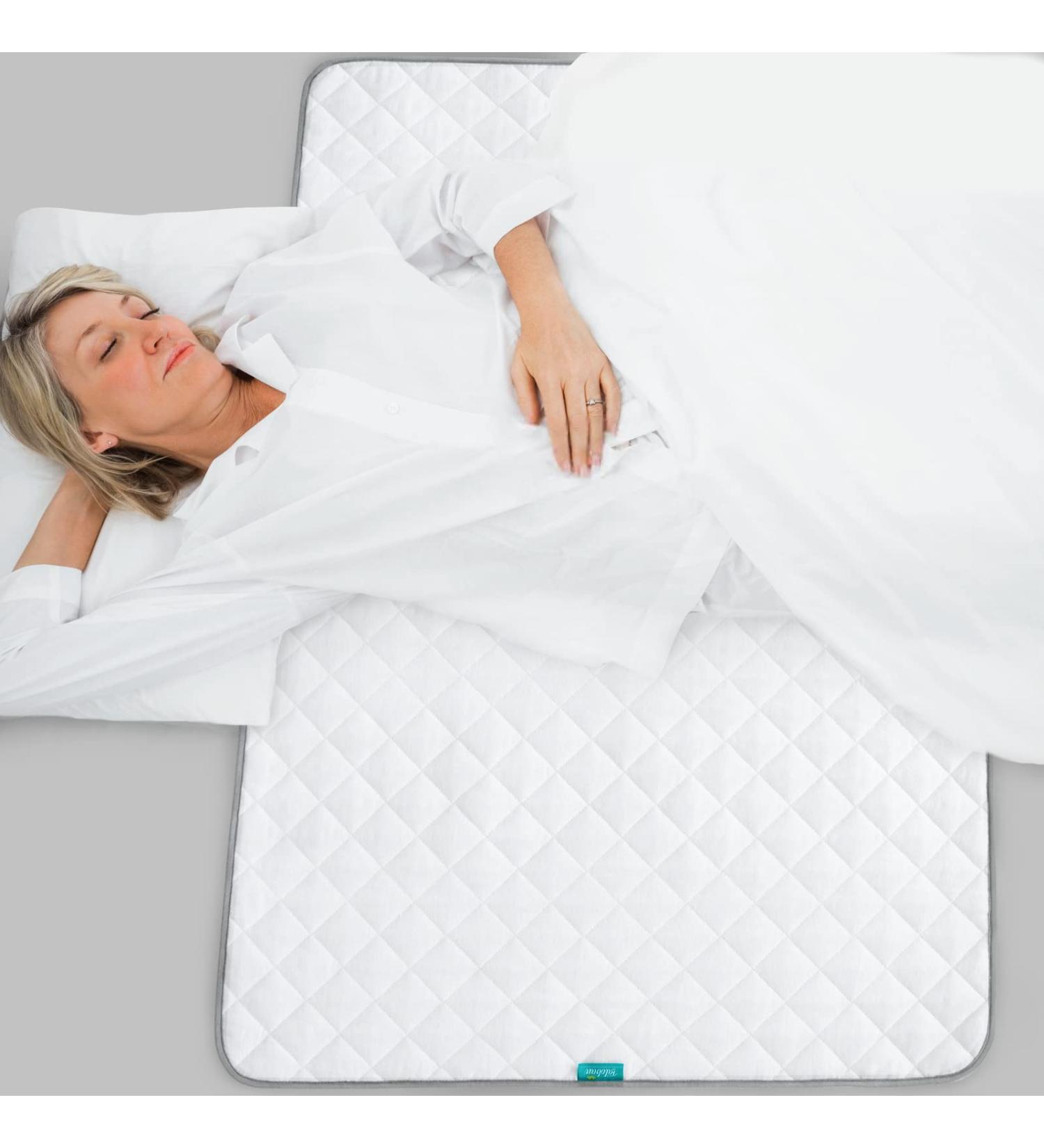 Washable Waterproof Bed Pads for Incontinence 34x52 - Adult Bed Wetting Protection - Reusable Hospital Pee Pads White - Buy Online on GoSupps.com