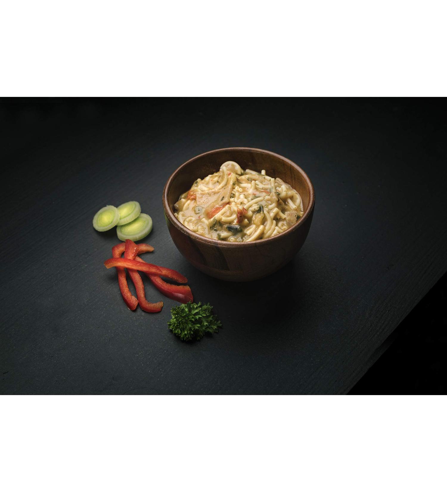 Real Field Meal Creamy pasta with pork and herbs 697 kcal Real Field Meal 157g - Buy Online on GoSupps.com