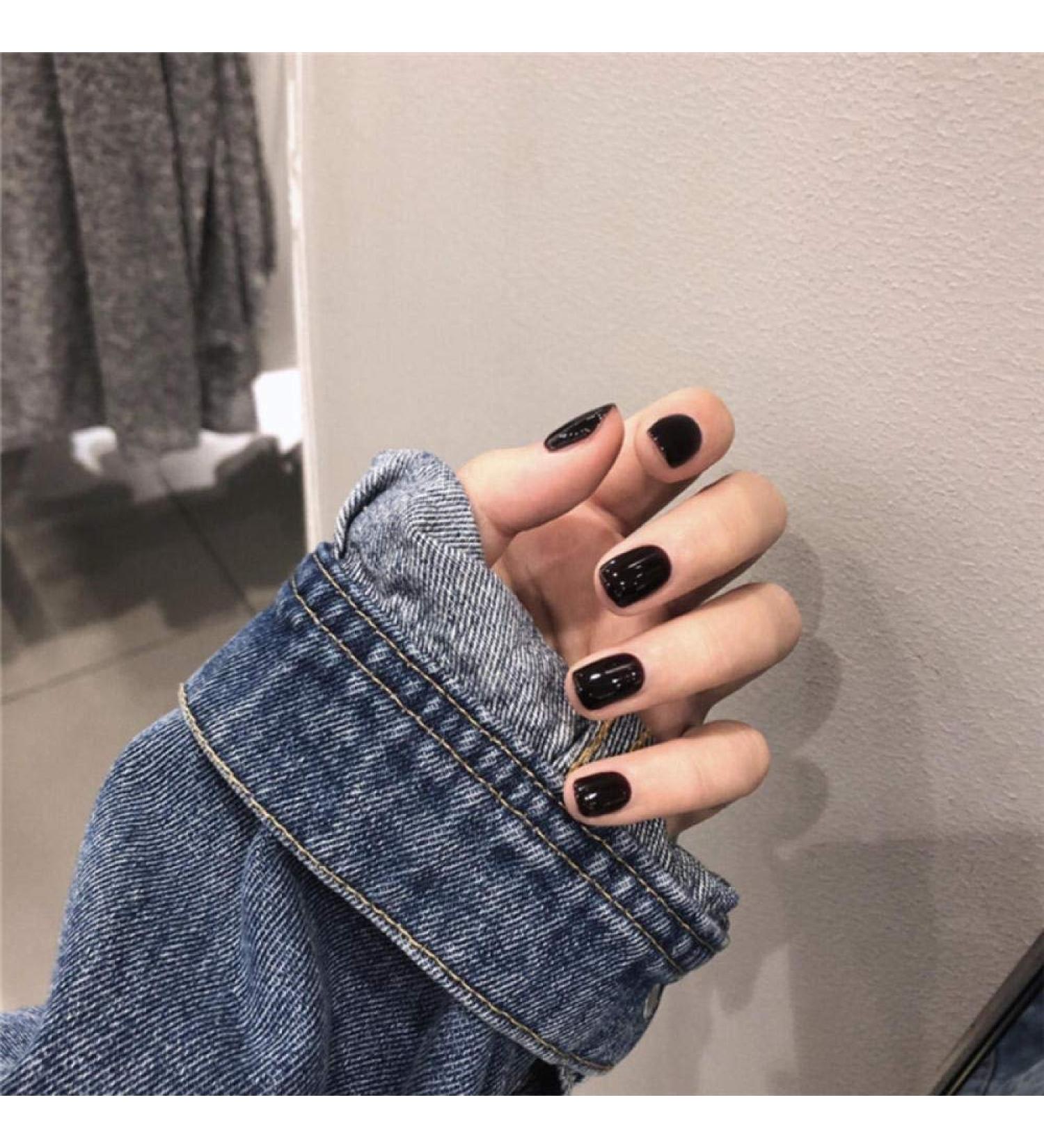 Shop HUIL Black Artificial Nails | Stylish False Nails for Perfect Manicure | International Shipping - Buy Online on GoSupps.com