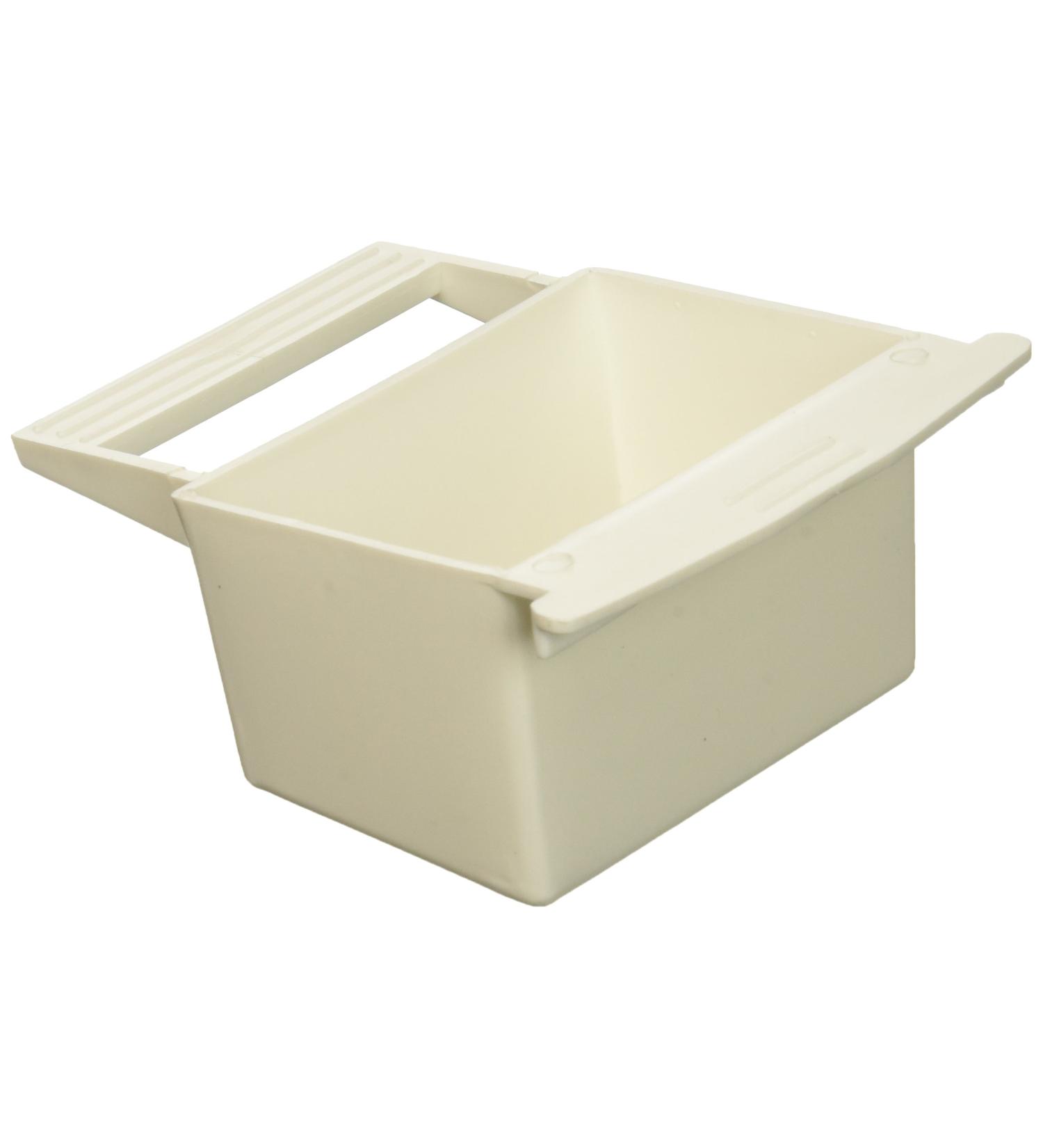 Prevue Pet Products BPV1218 2-Pack Winged Bird Feeding Cage Plastic Cup, Large, Colors Vary