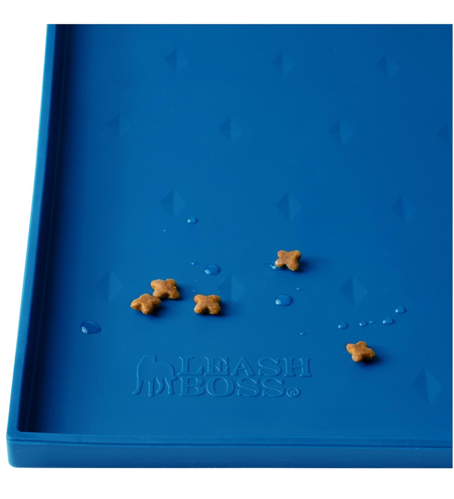 Leash Boss Spray Mat XXL - Waterproof Silicone Bowl Pad for Cats & Dogs | 76 x 56 cm Blue | Slide & Spill Protection - Buy Online on GoSupps.com