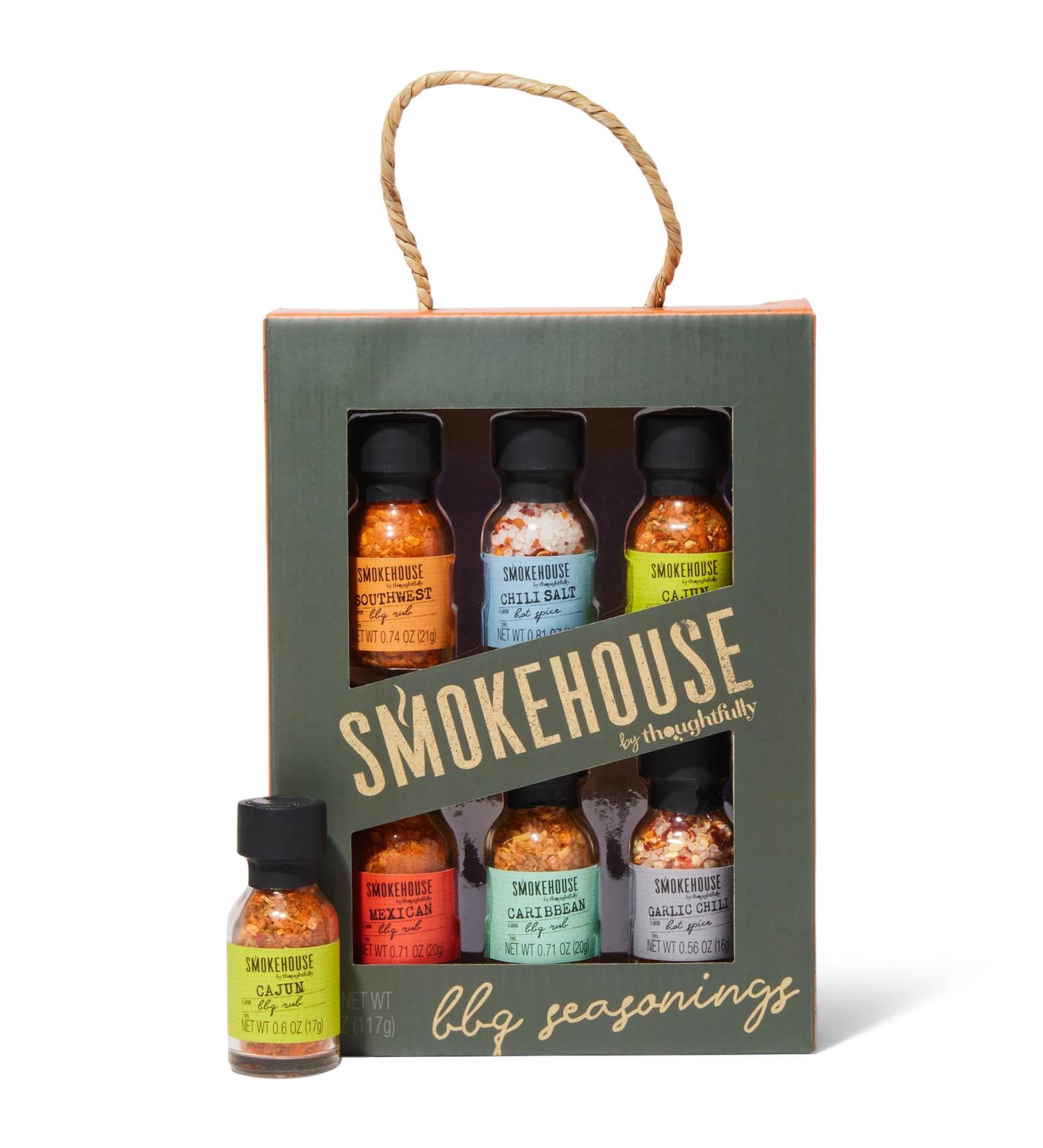 Smokehouse by Thoughtfully collection d assaisonnements pour barbecue-Coffret 6 saveurs avec les pices BBQ Cajun Mexican et Southwest Chili Salt Garlic Chilli et BBQ Caribbean. 25 ml chacun - Buy Online on GoSupps.com