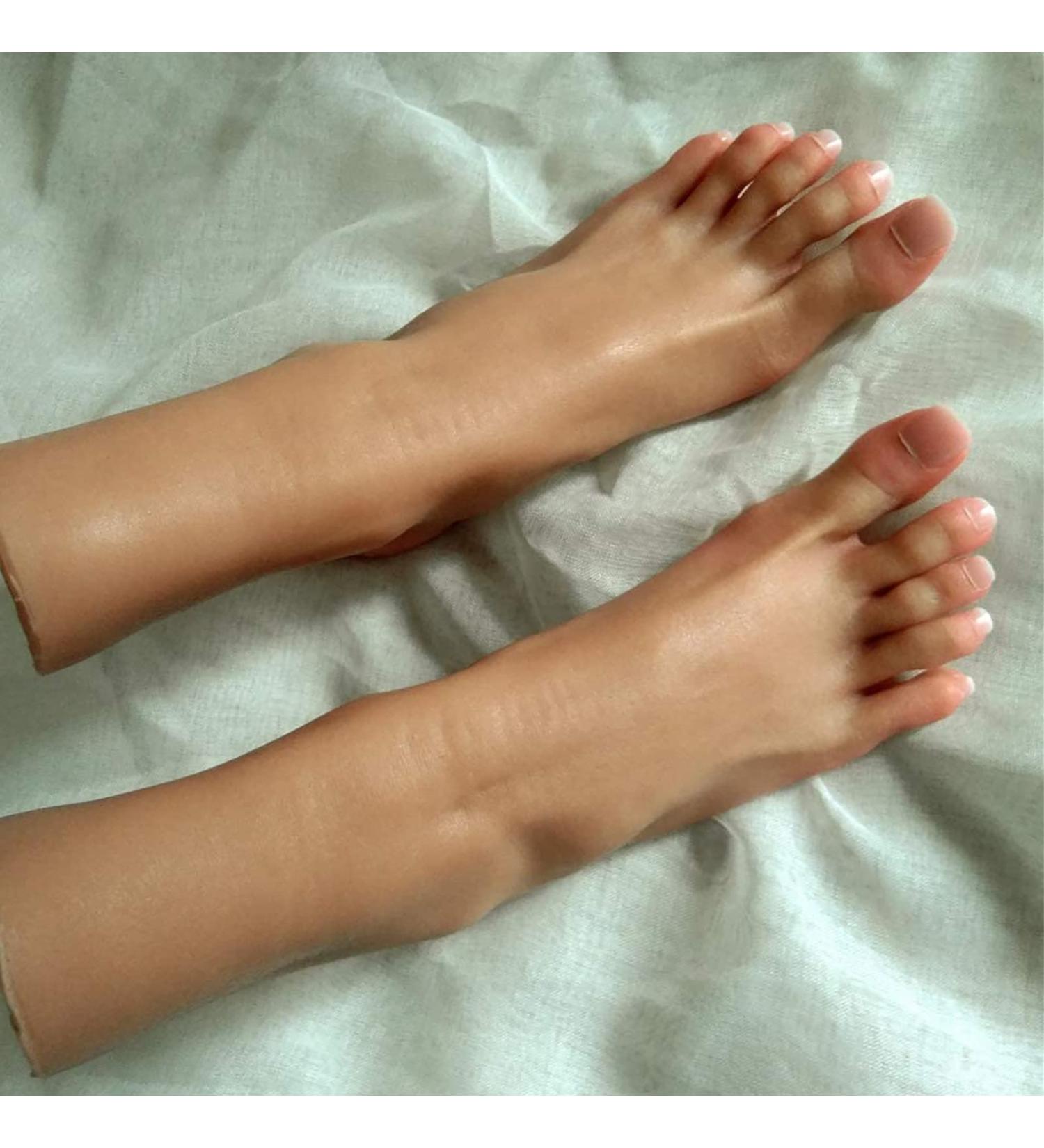TDHLW Silicone Feet for Jewelry & Nail Art - Life Size Model for Exhibitions & Practice - Customizable Toenails - Shop Now - Buy Online on GoSupps.com