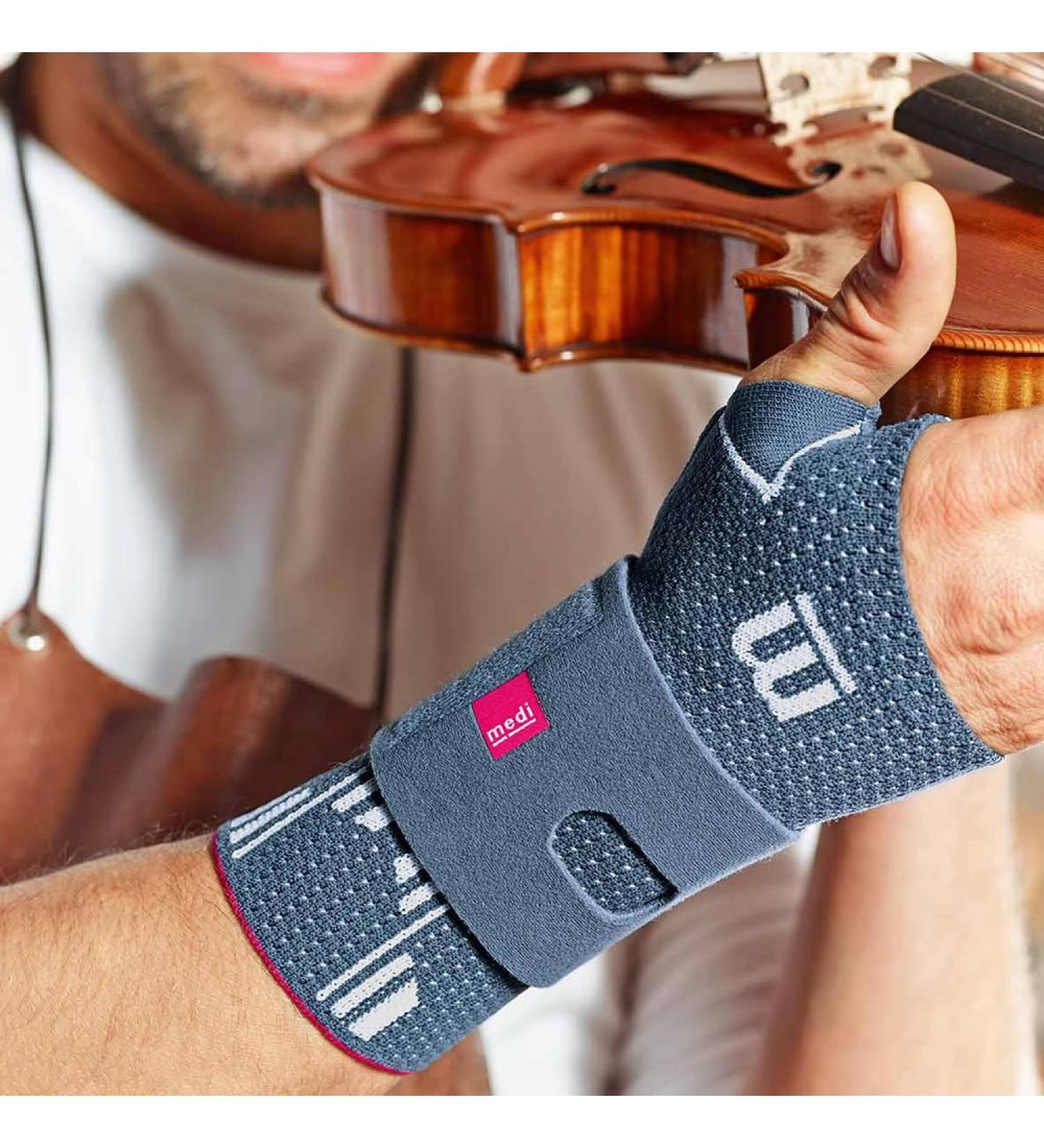 Medi Manumed Active Knit Wrist Support Left (Silver) X-Small
