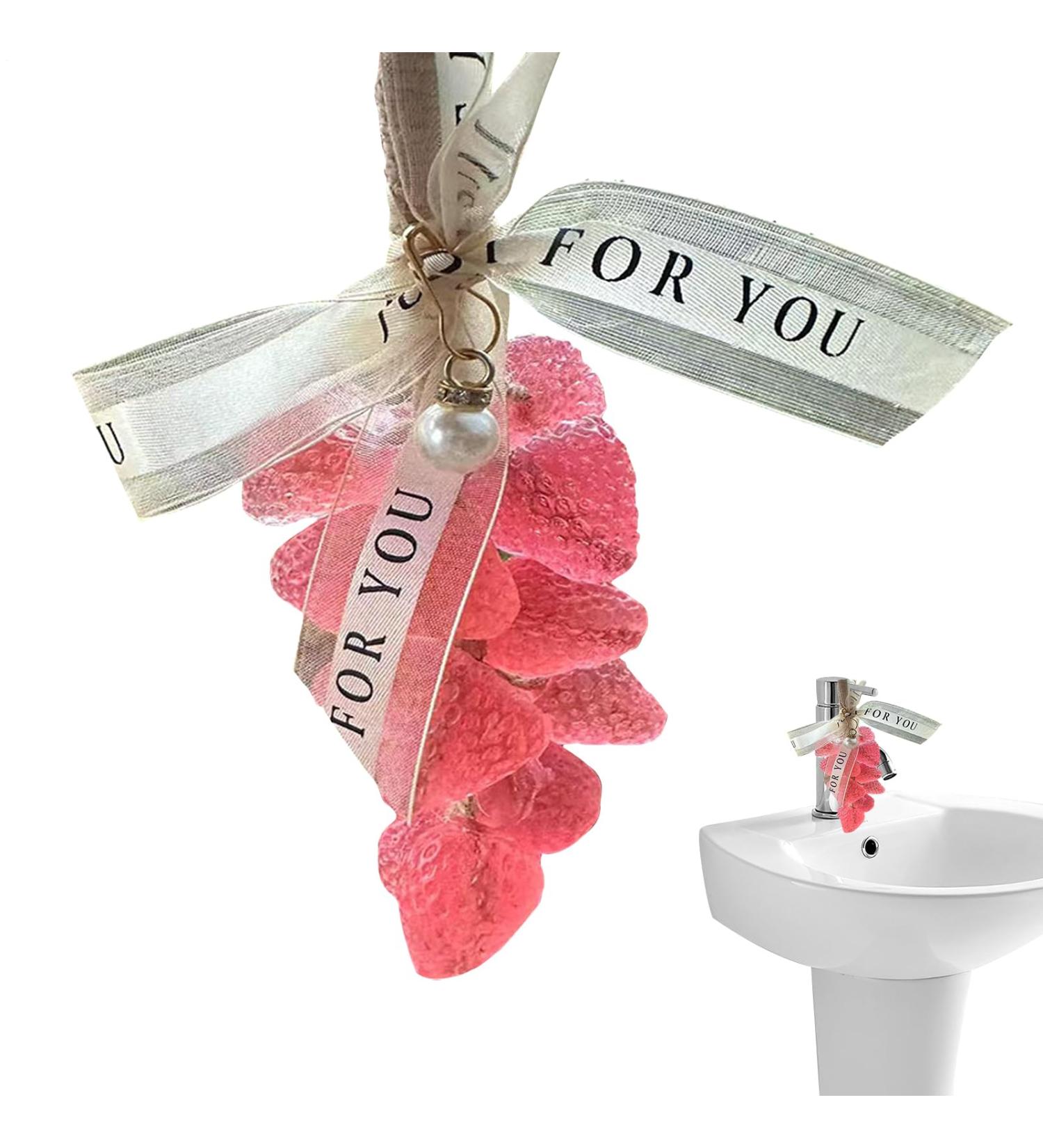 Savon Nettoyant Barre en Forme de Fraise - Savon Visage sur Cordon - Nettoyant claircissant Hydratant pour Soins du Corps Bain - Buy Online on GoSupps.com