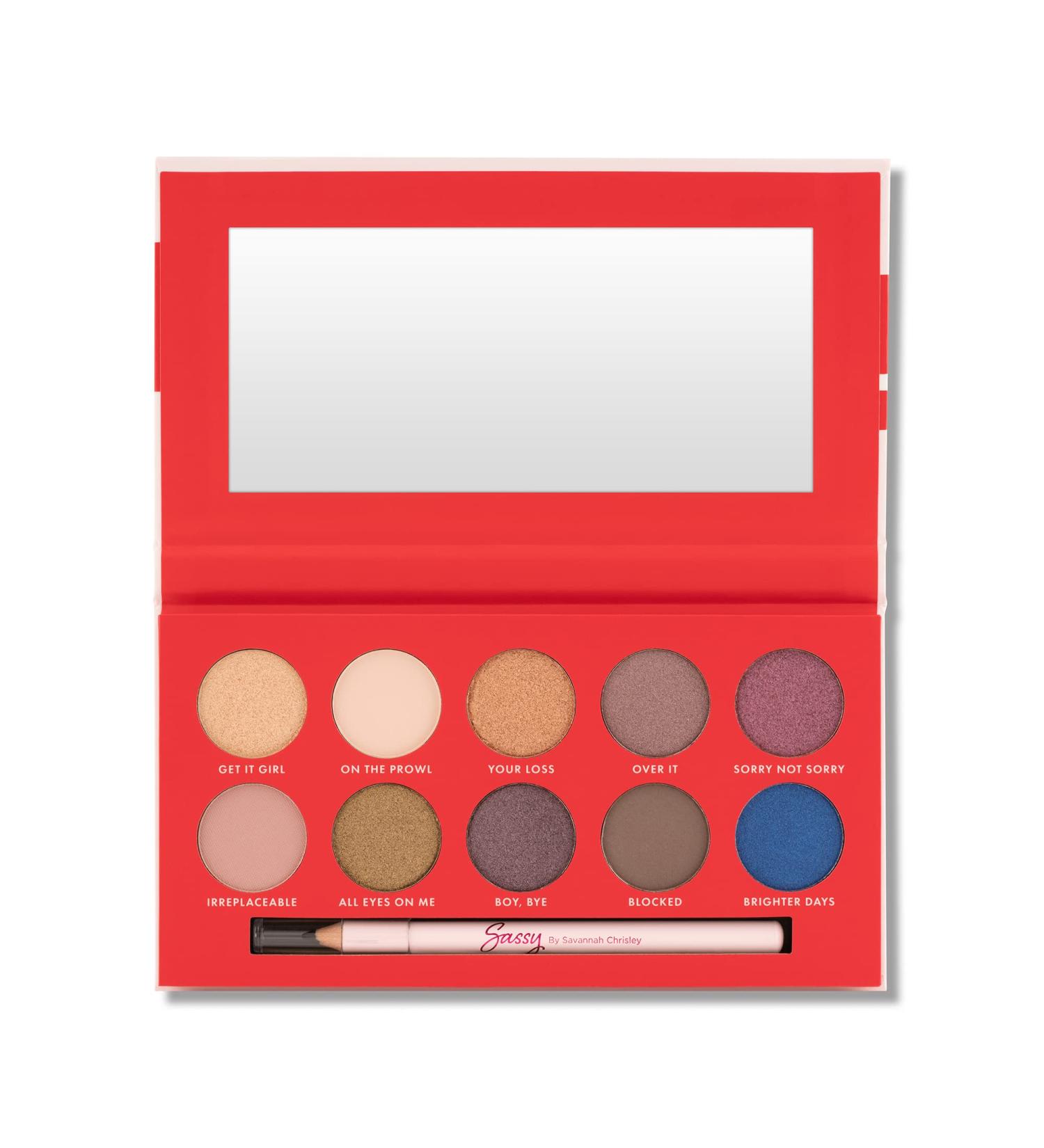 Sassy by Savannah Chrisley Bounce Back Queen Palette - Pigmented Eyeshadows & Black Eyeliner - Bold Makeup Kit for Stunning Looks - International Shipping Available - Buy Online on GoSupps.com