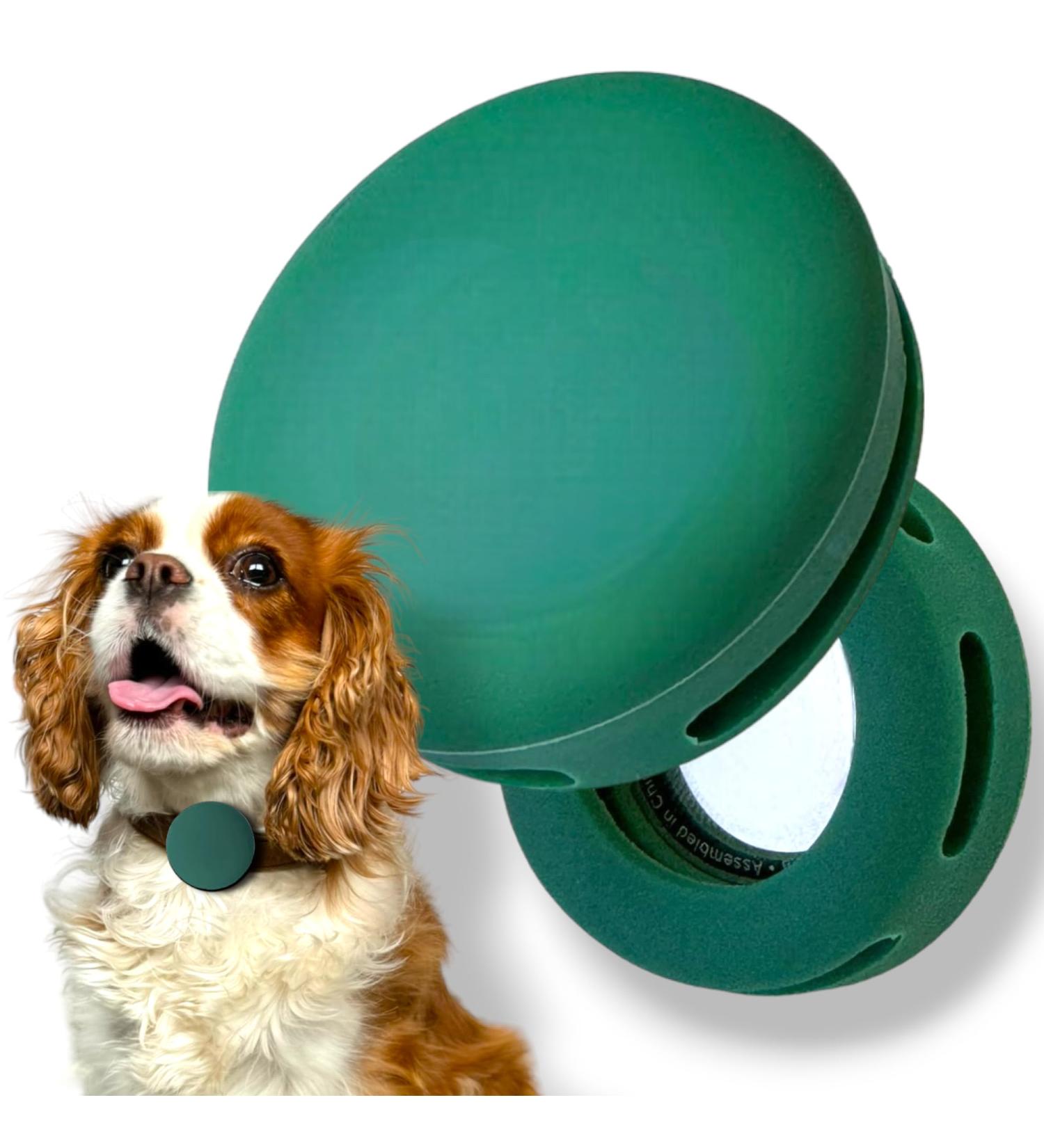 Moosh Silicone Airtag Holder for Dogs & Cats | Safe & Stylish Pet Tracker in Emerald Green International Shipping Available - Buy Online on GoSupps.com