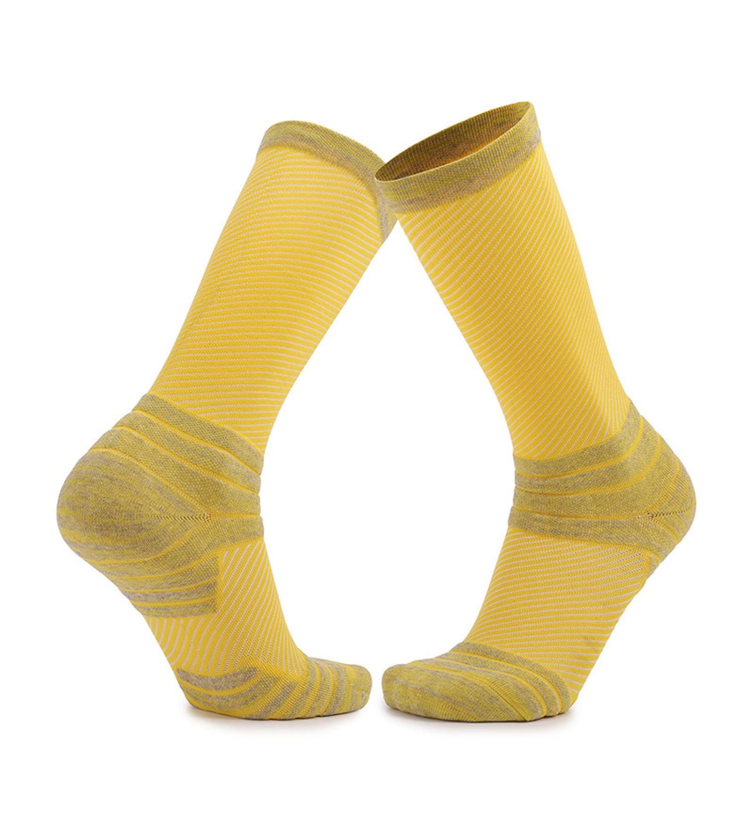 Docen Outdoor Sports Running Compression Socks Yellow-3 Pairs One Size_ Blood Leader Trumpbs for Men and Women About the knees Unity size yellow-3 pairs