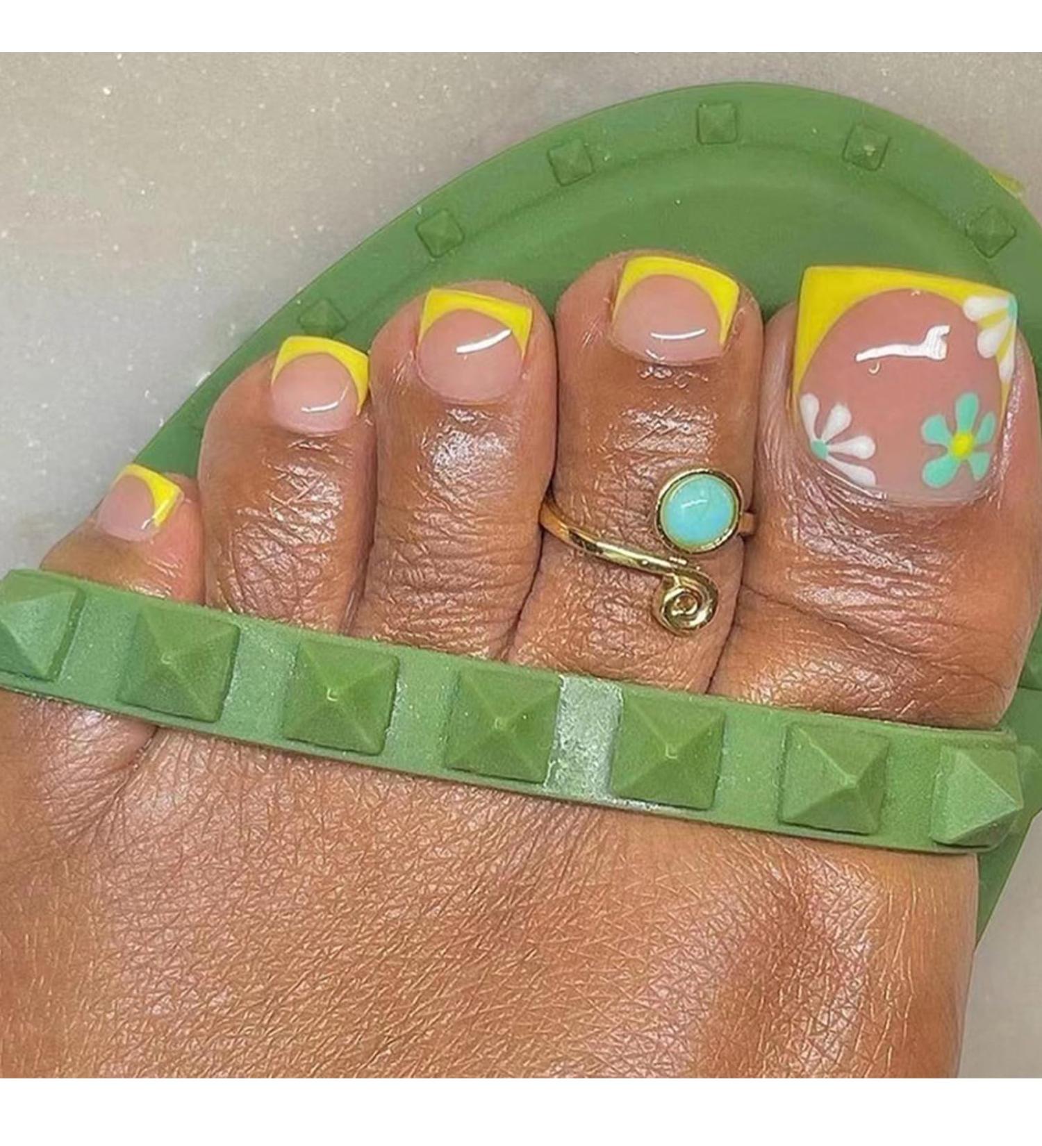 24Pcs Square False Toenails Glossy French Yellow Border Press on Toenails Shiny Stick on Toenails Short Acrylic Full Cover Summer Fake Toenails for Women and Girls Daily Decorations White Green flowers - Buy Online on GoSupps.com
